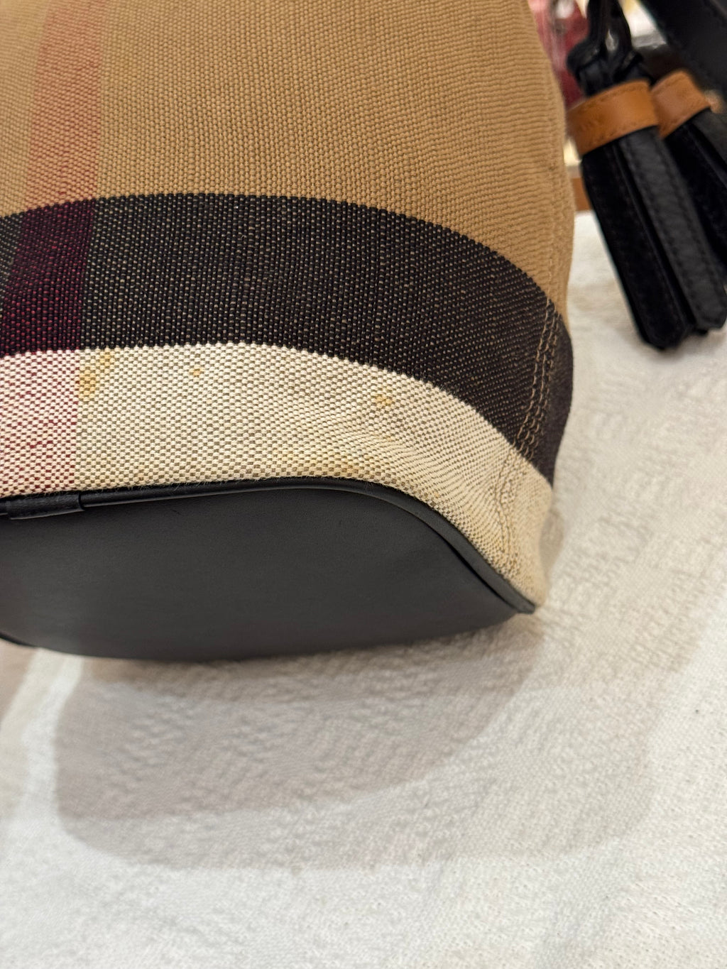 Burberry Ashby Medium Bucket