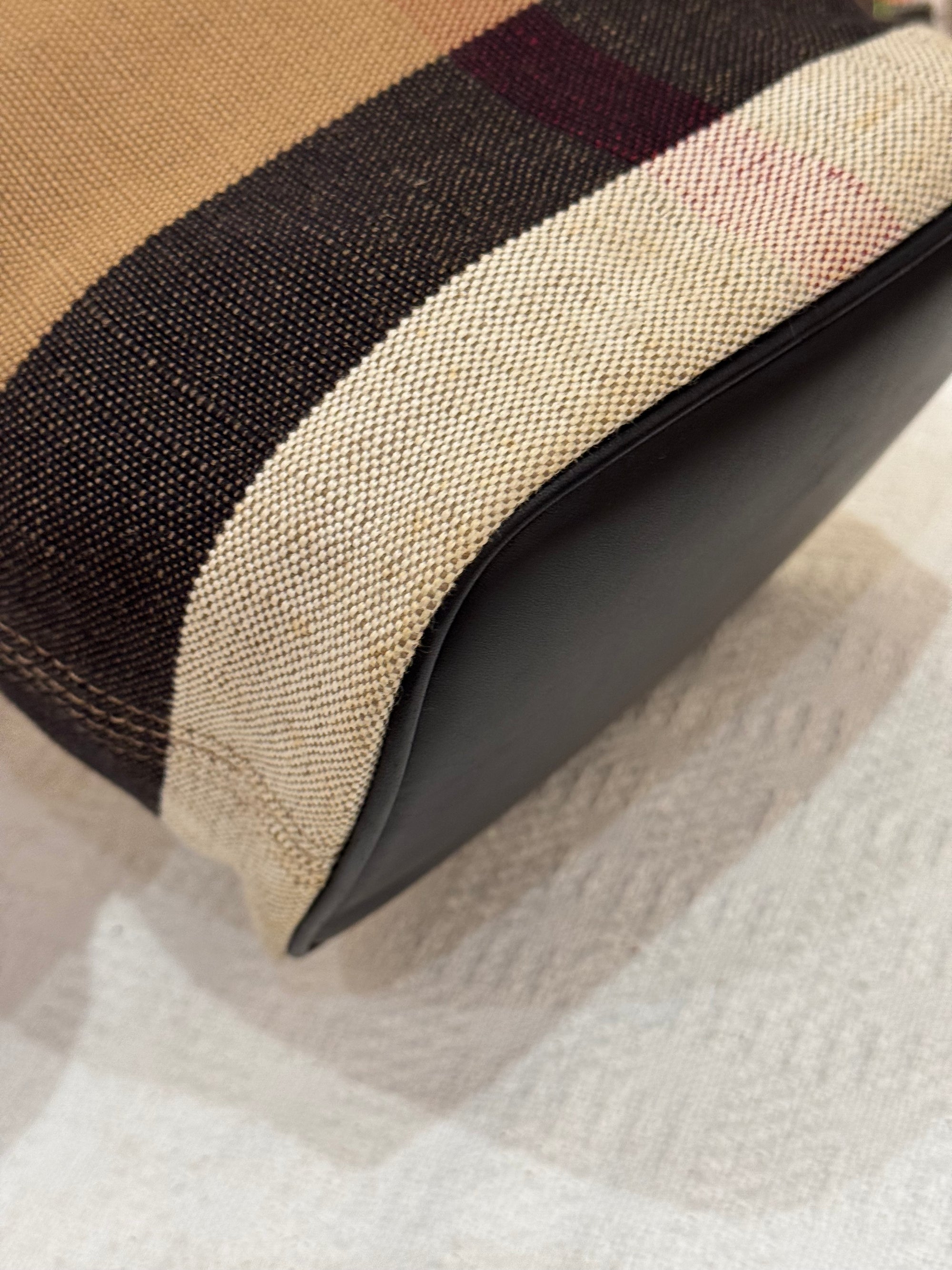 Burberry Ashby Medium Bucket