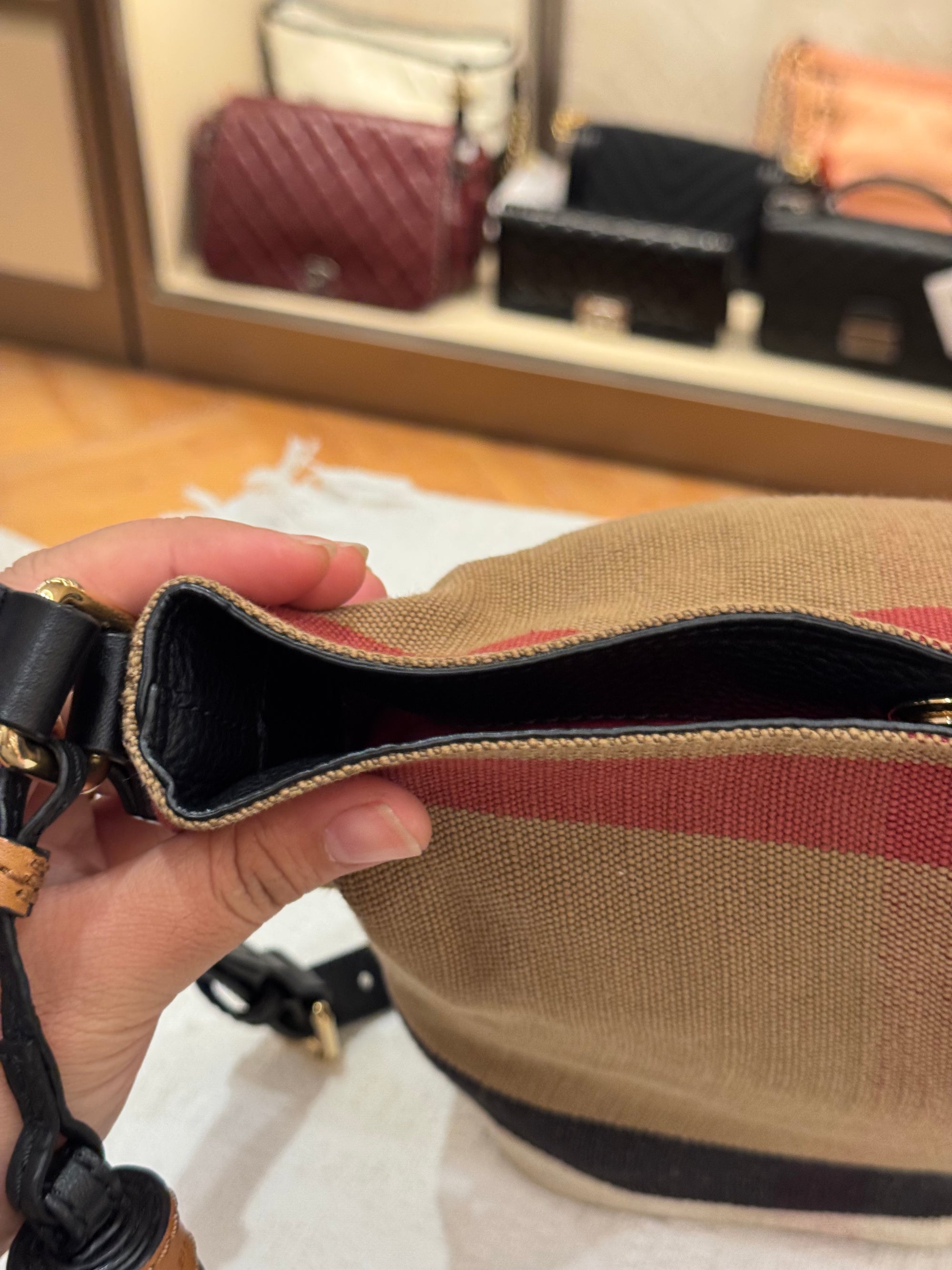 Burberry Ashby Medium Bucket