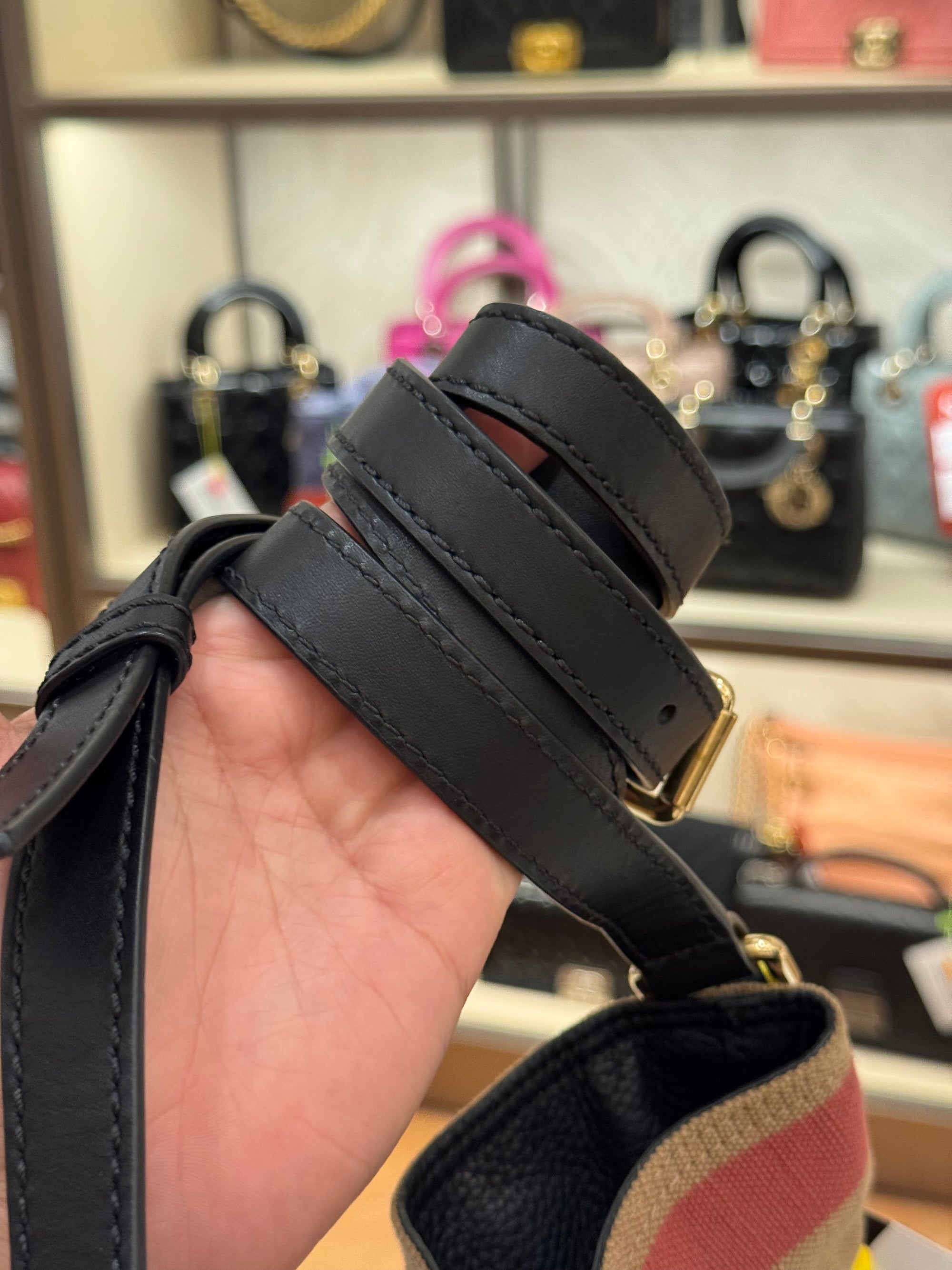 Burberry Ashby Medium Bucket