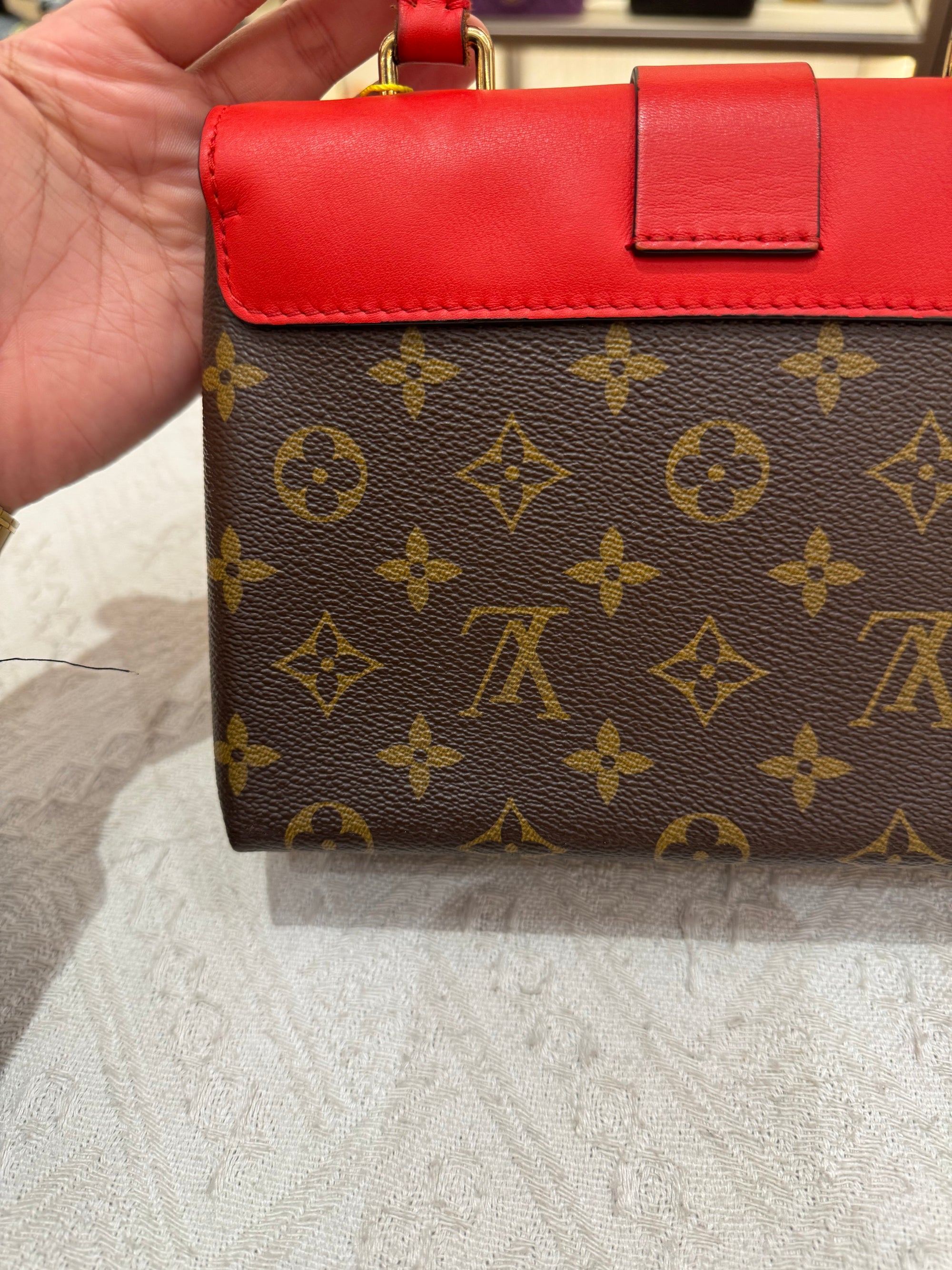 Louis Vuitton bb Locky Monogram