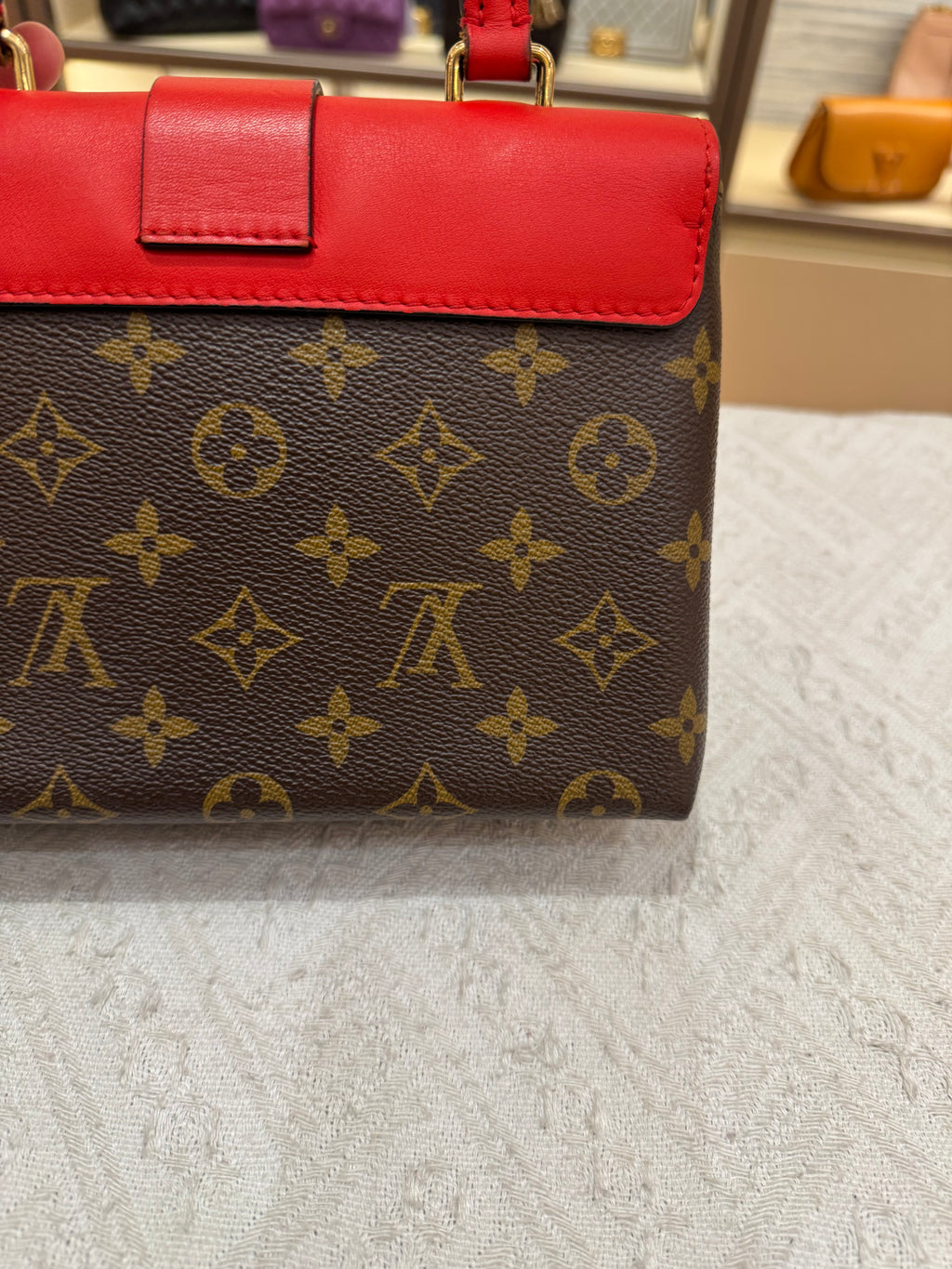 Louis Vuitton bb Locky Monogram