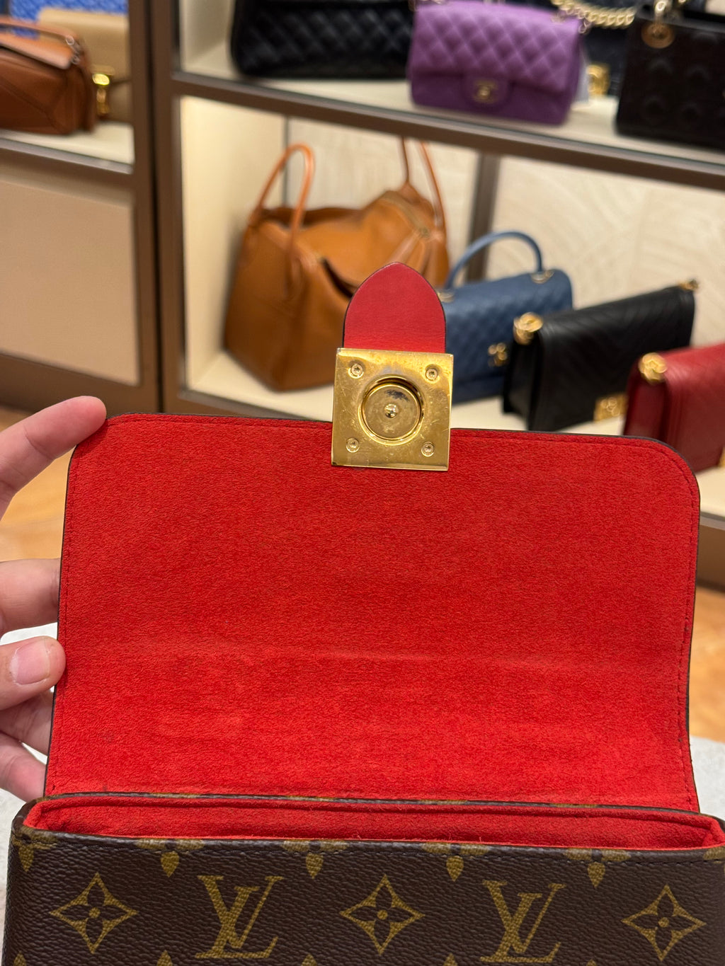 Louis Vuitton bb Locky Monogram