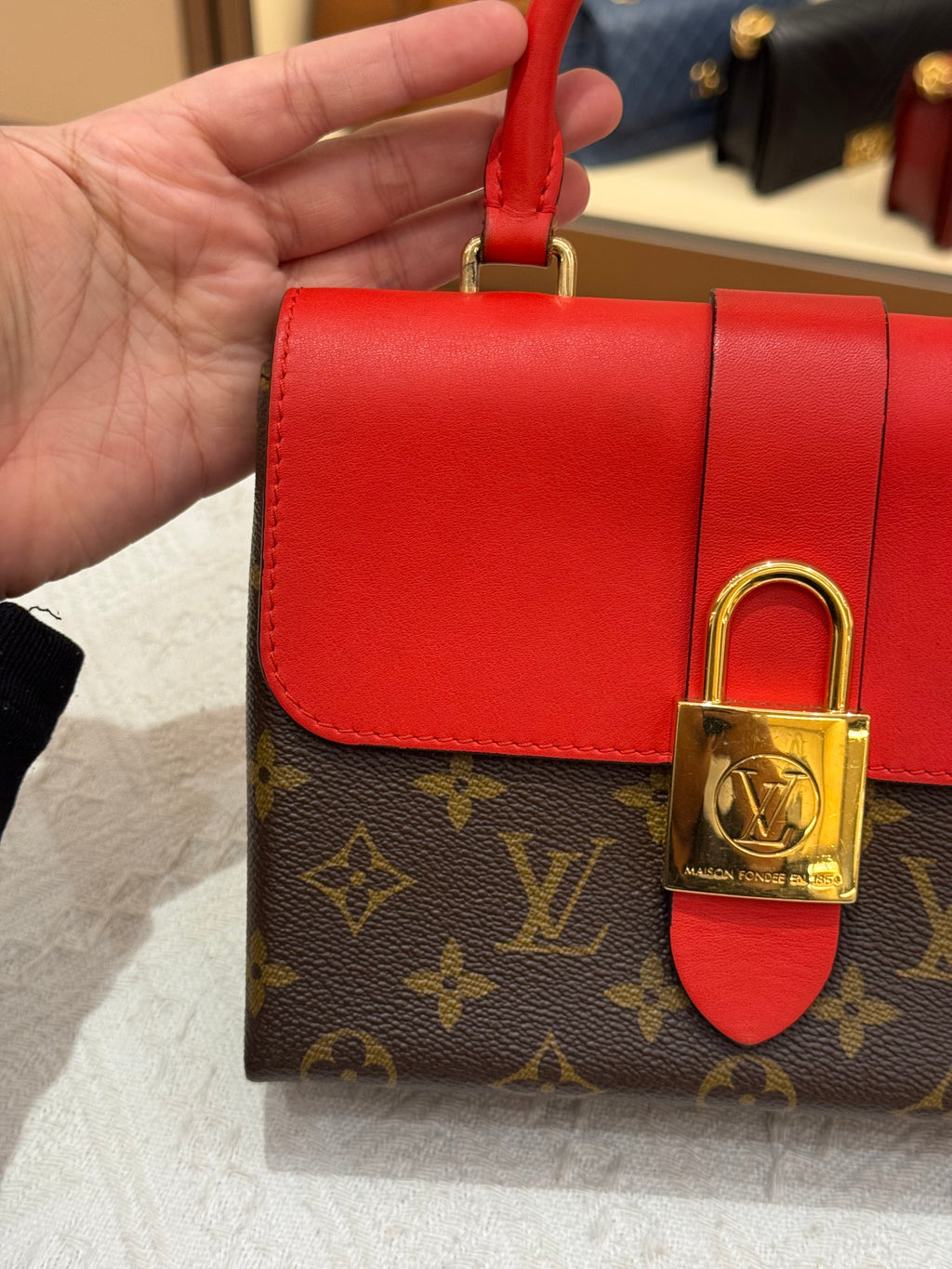 Louis Vuitton bb Locky Monogram