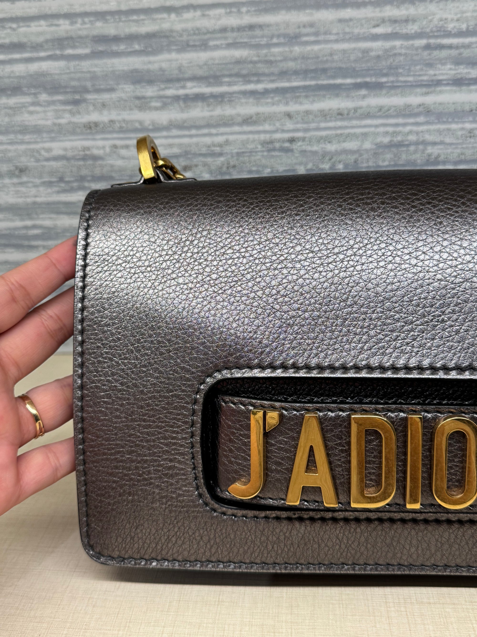 J'Adior Chain Flap Dark Grey Metalic