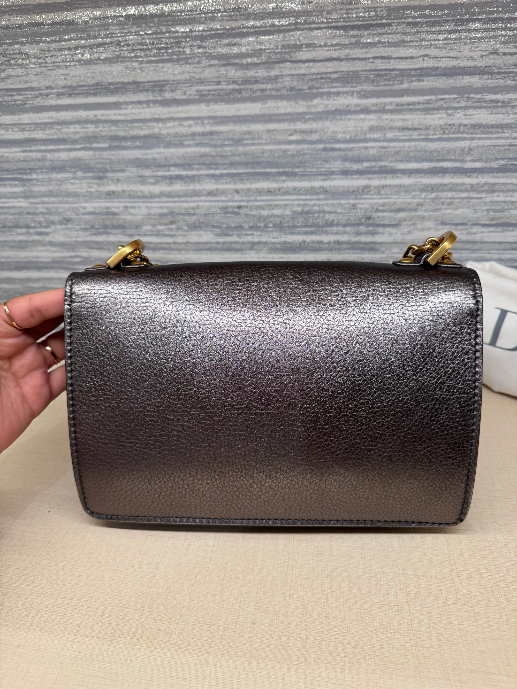 J'Adior Chain Flap Dark Grey Metalic