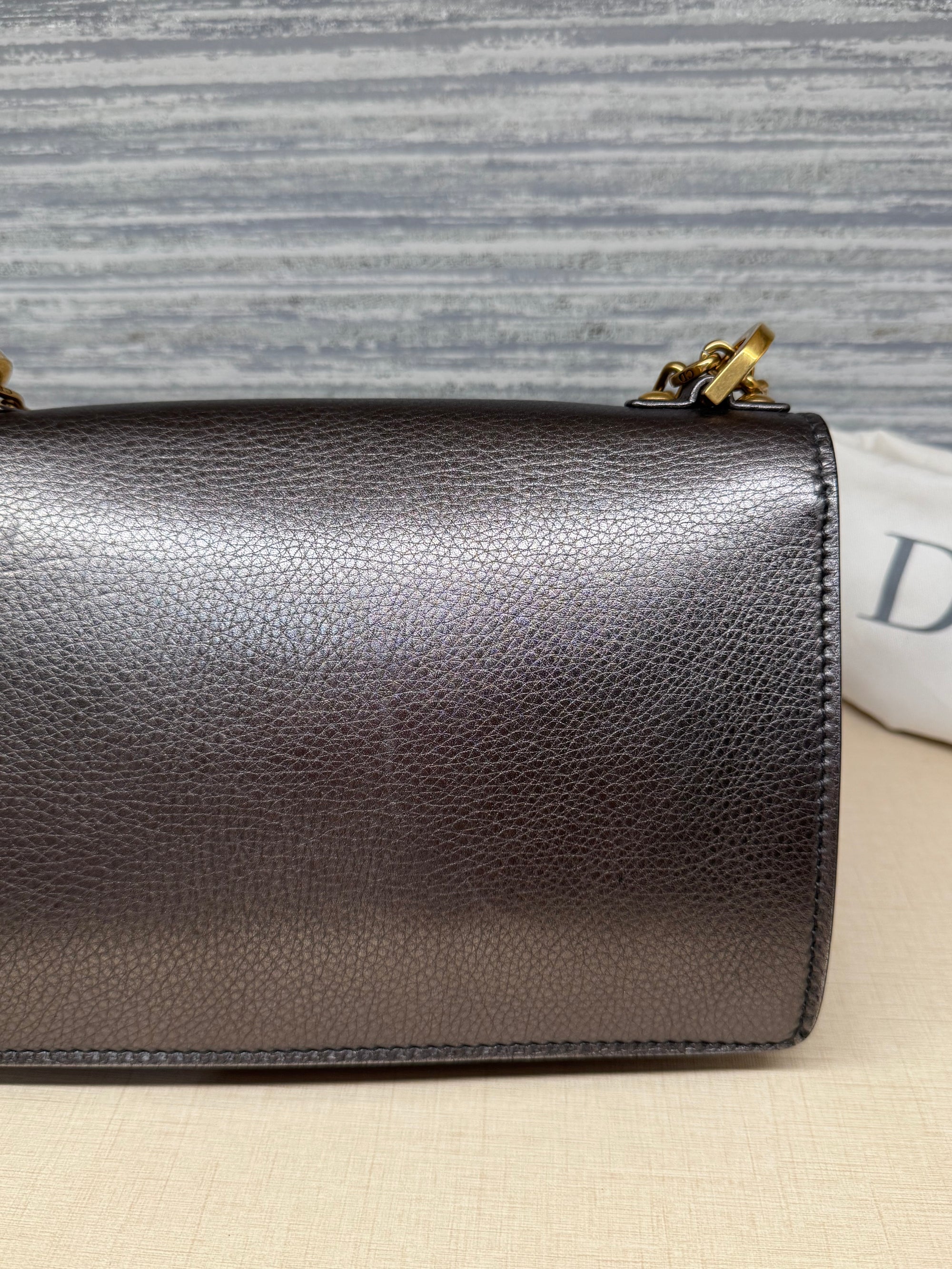 J'Adior Chain Flap Dark Grey Metalic