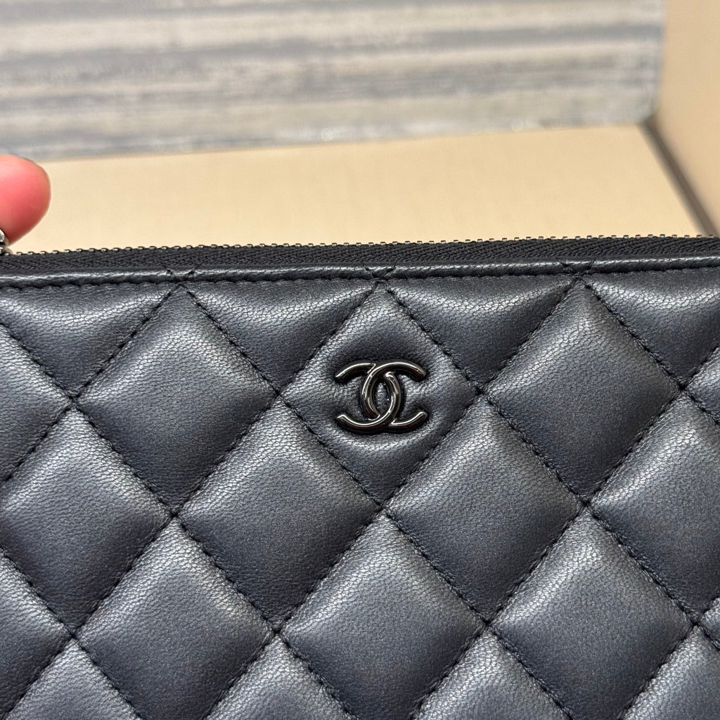 Chanel O Case Mini So Black