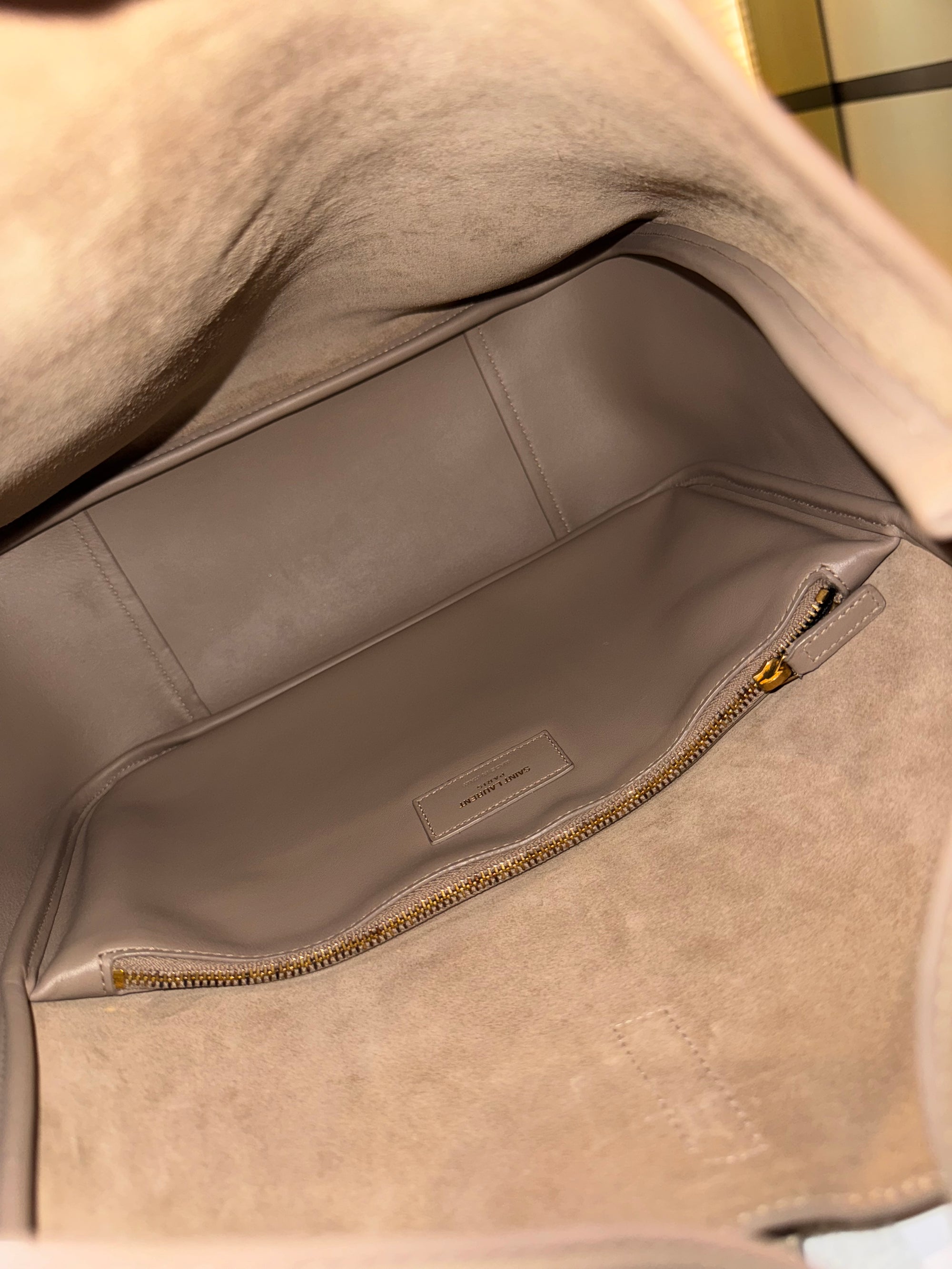 Saint Laurent LE5A7 Hobo