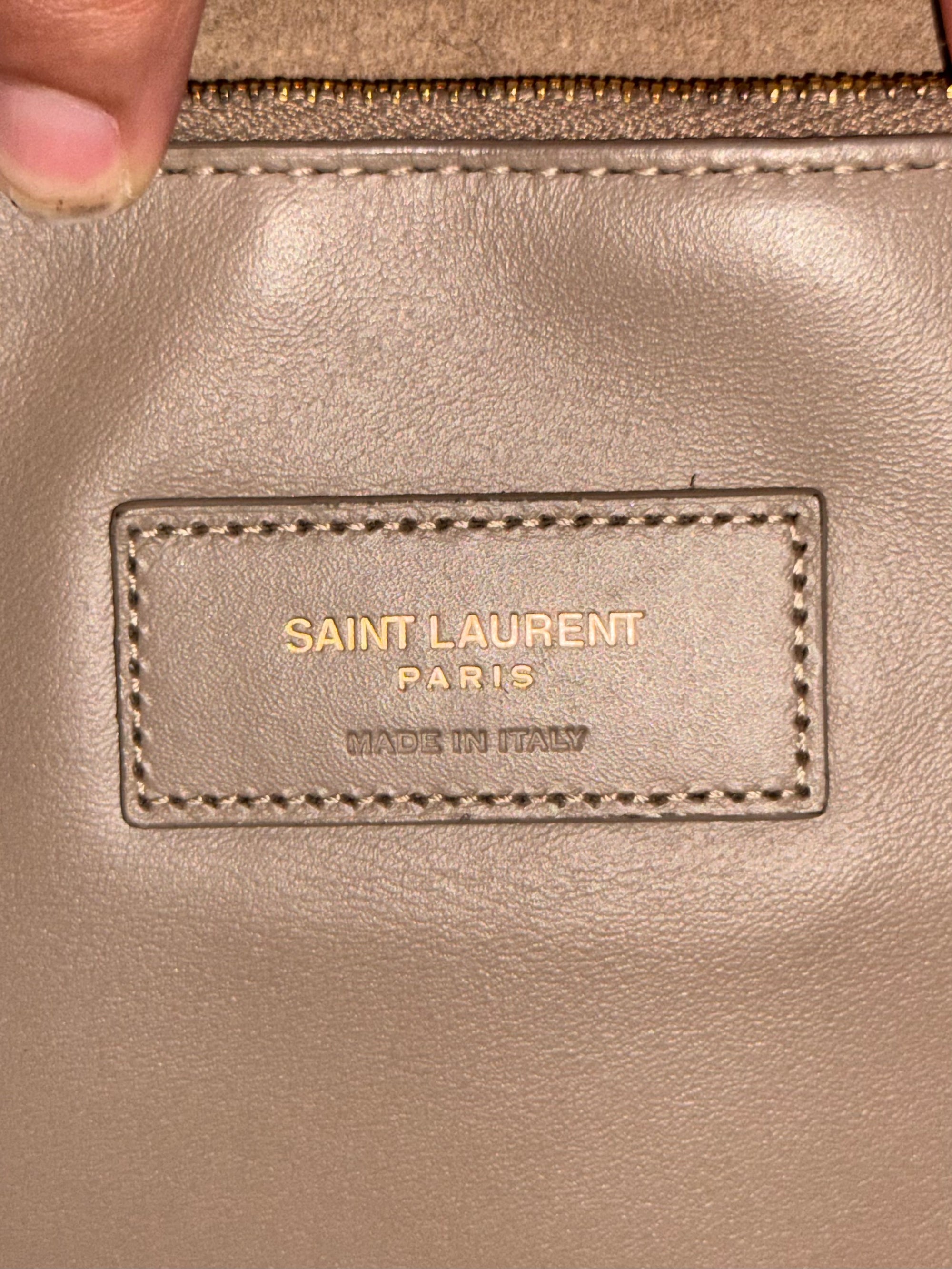 Saint Laurent LE5A7 Hobo