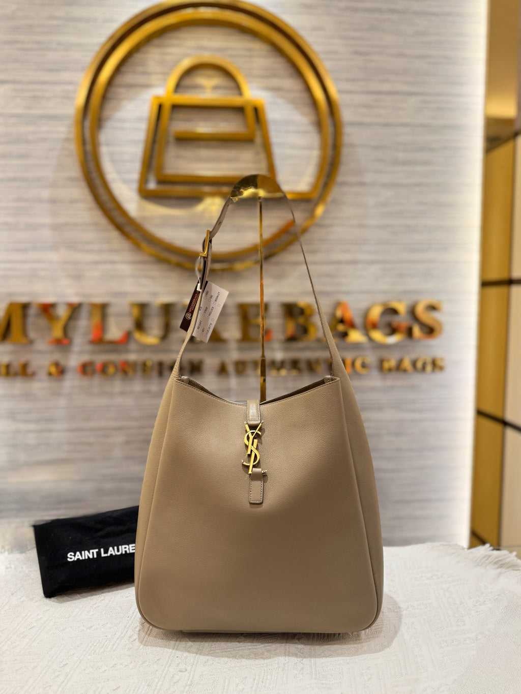 Saint Laurent LE5A7 Hobo