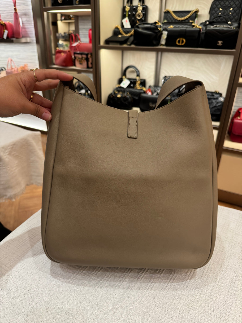 Saint Laurent LE5A7 Hobo