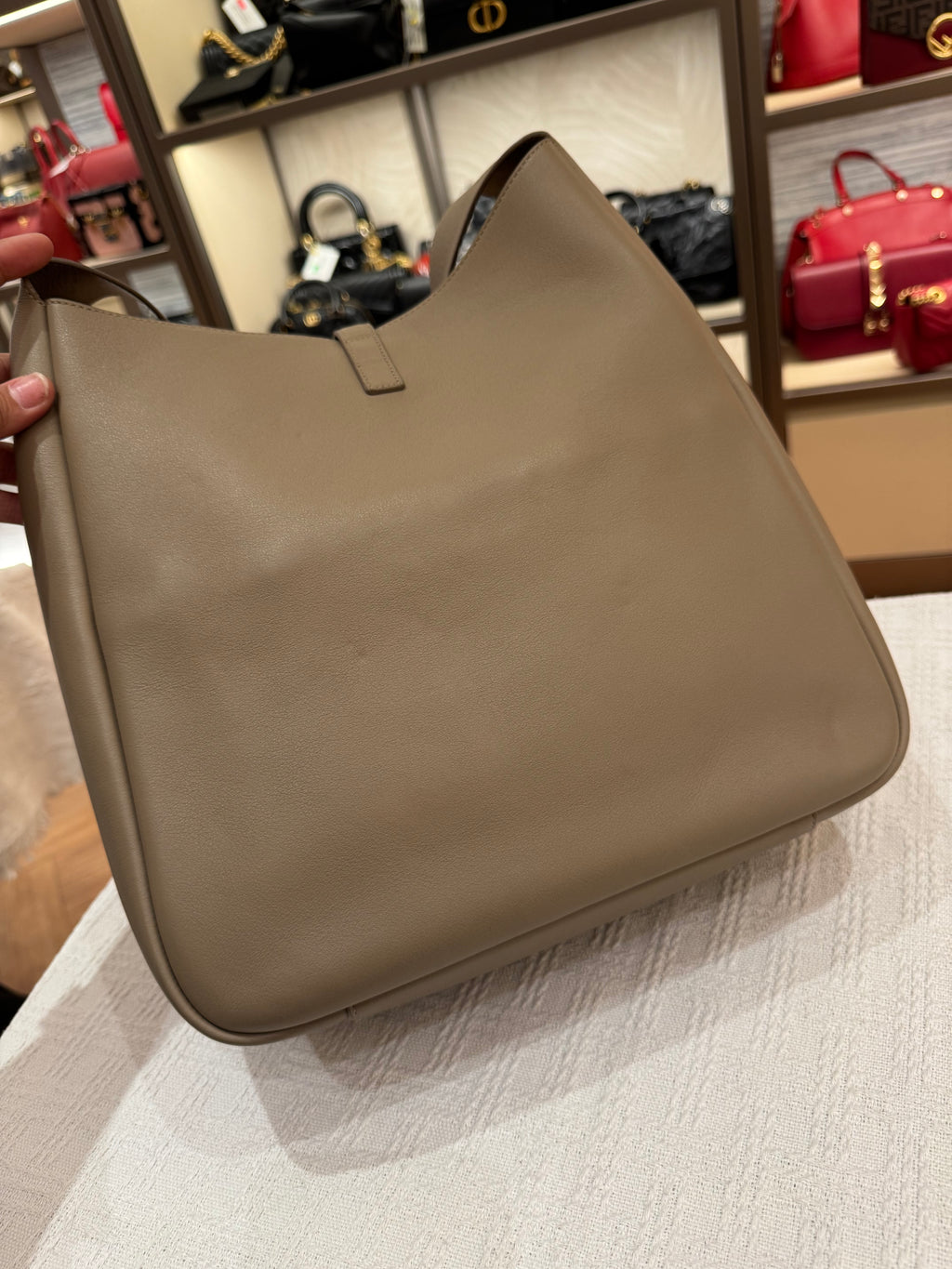 Saint Laurent LE5A7 Hobo