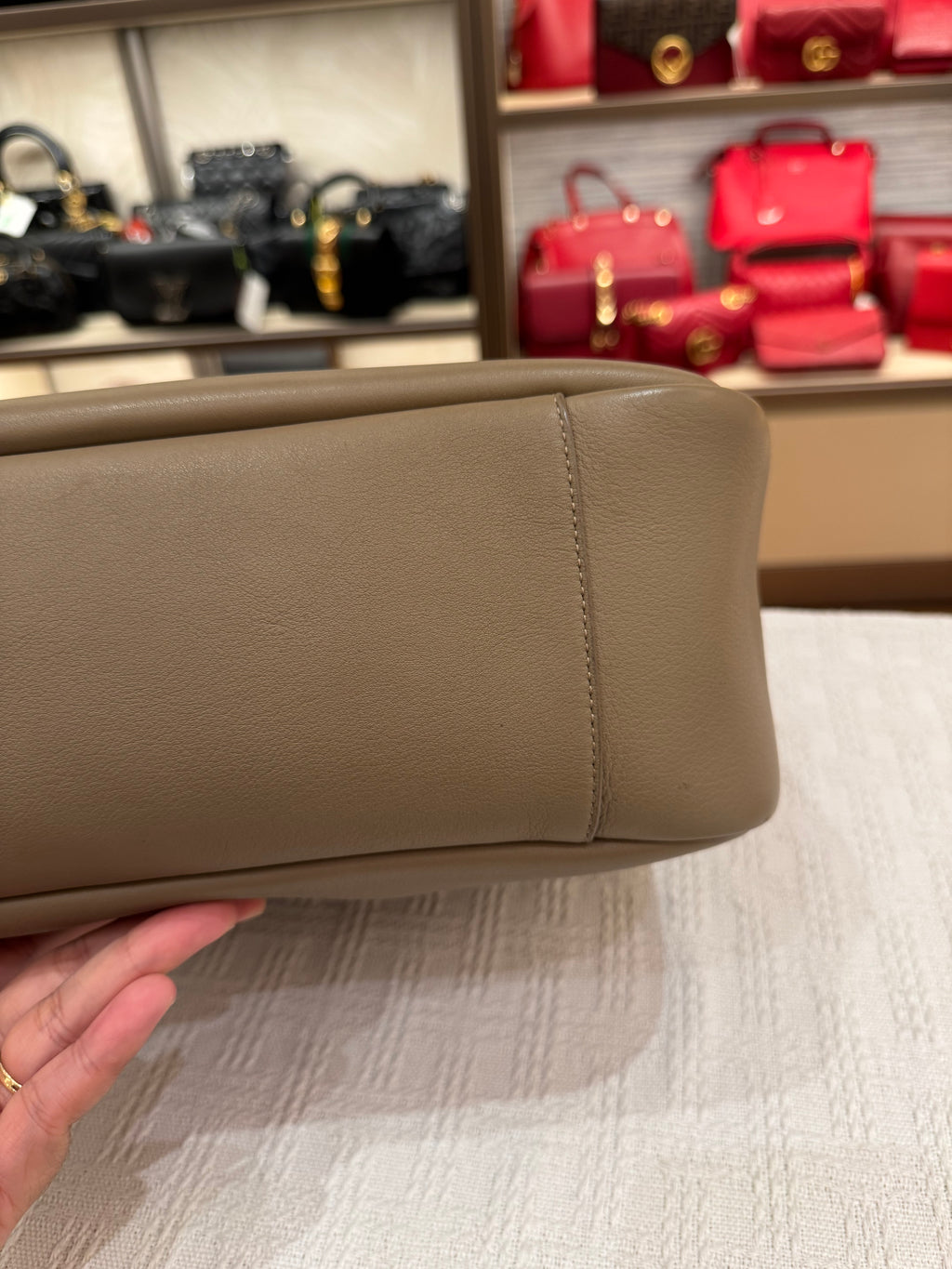 Saint Laurent LE5A7 Hobo