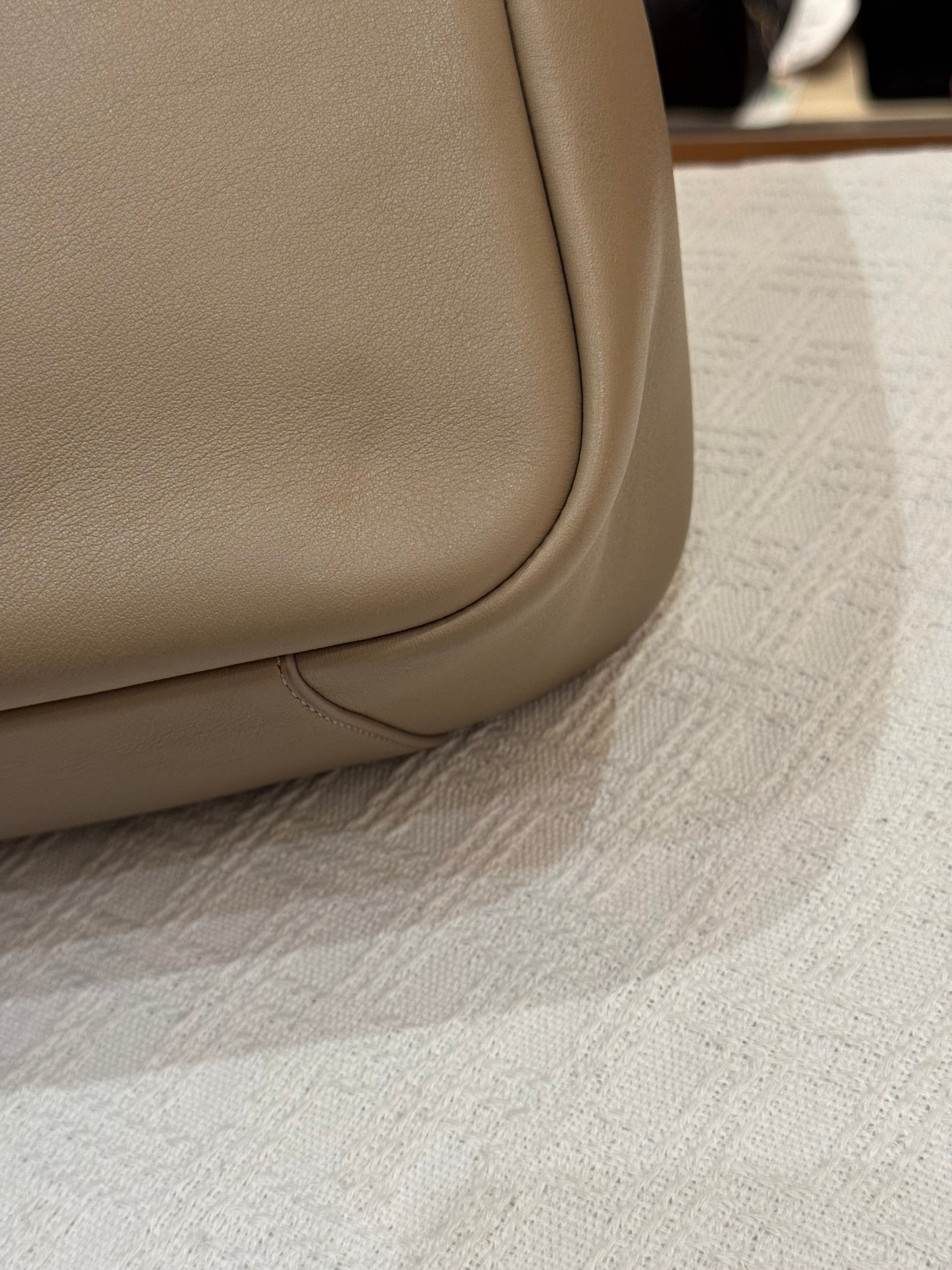 Saint Laurent LE5A7 Hobo