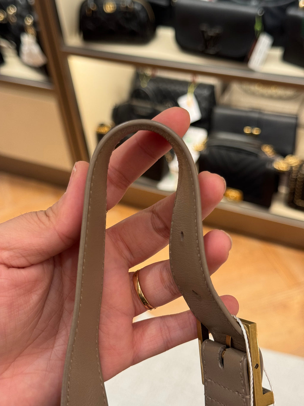 Saint Laurent LE5A7 Hobo