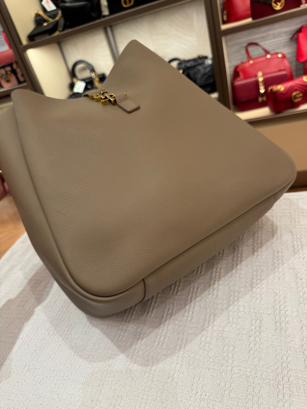 Saint Laurent LE5A7 Hobo