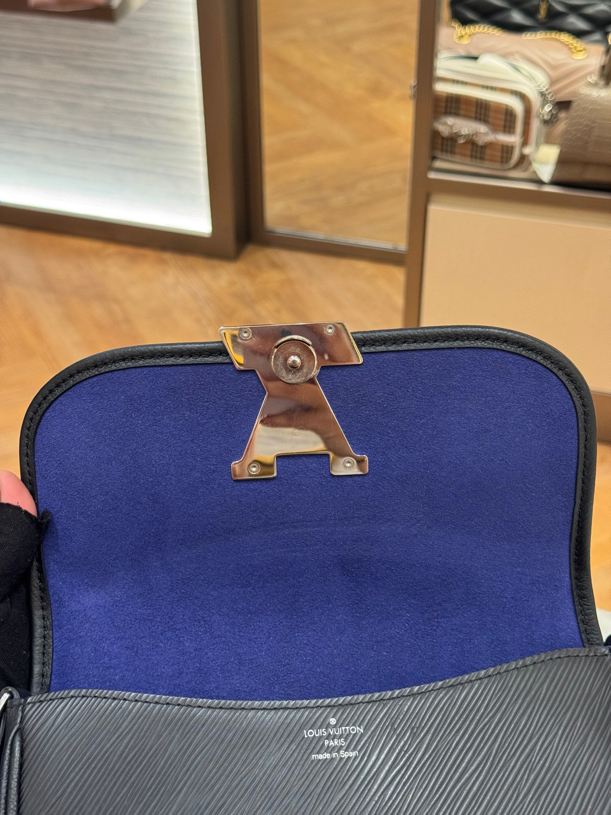 Louis Vuitton Buci