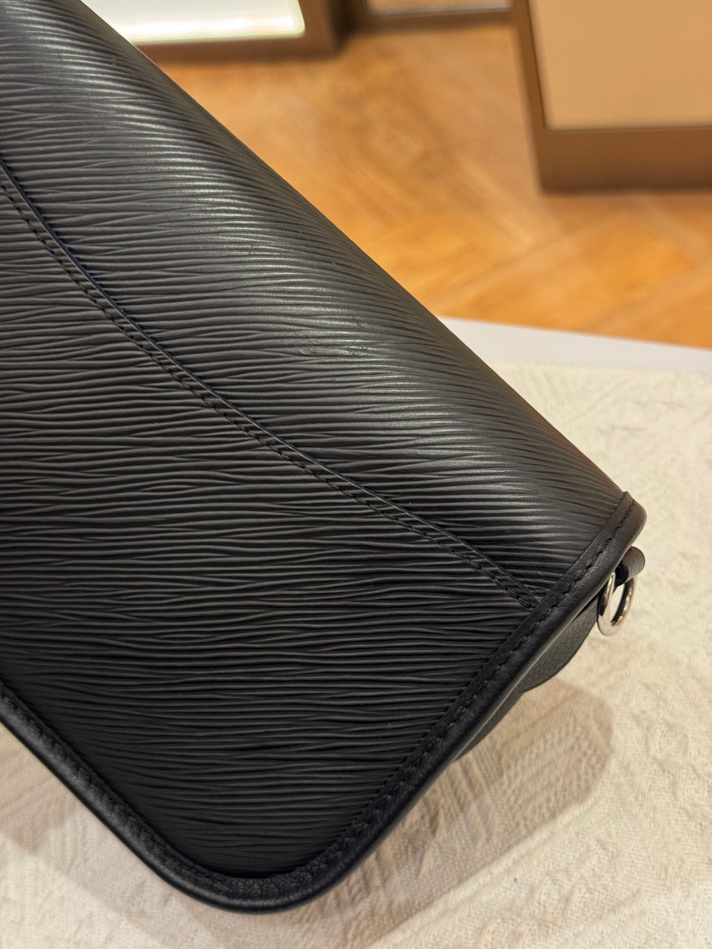 Louis Vuitton Buci