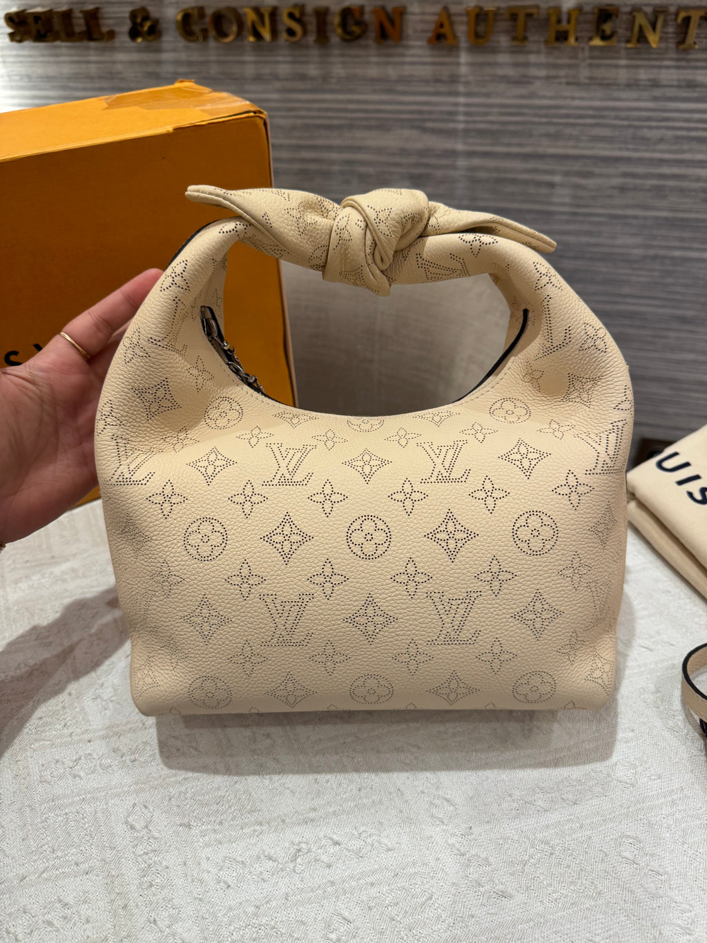Louis Vuitton Why Knot Mahina