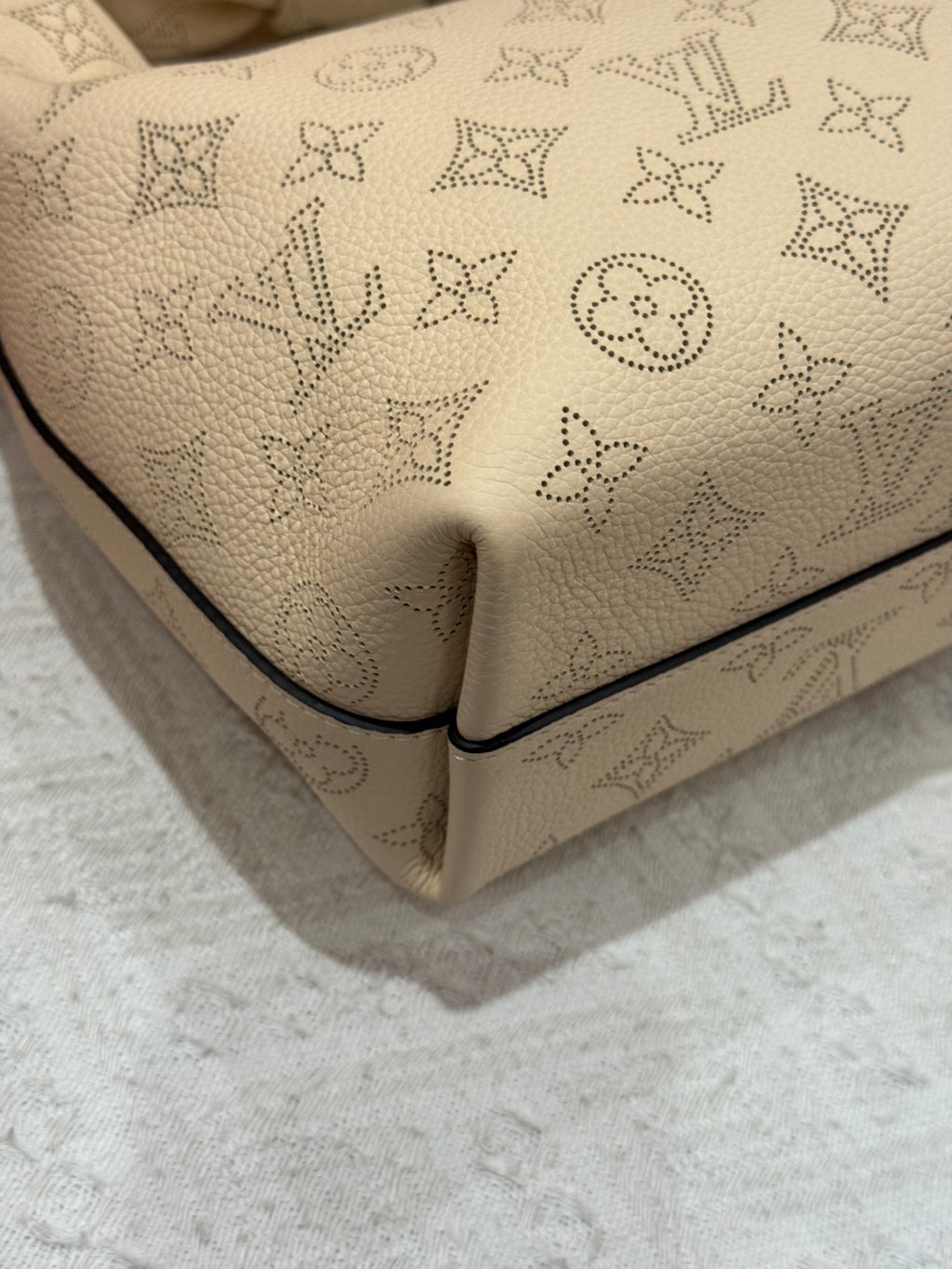 Louis Vuitton Why Knot Mahina