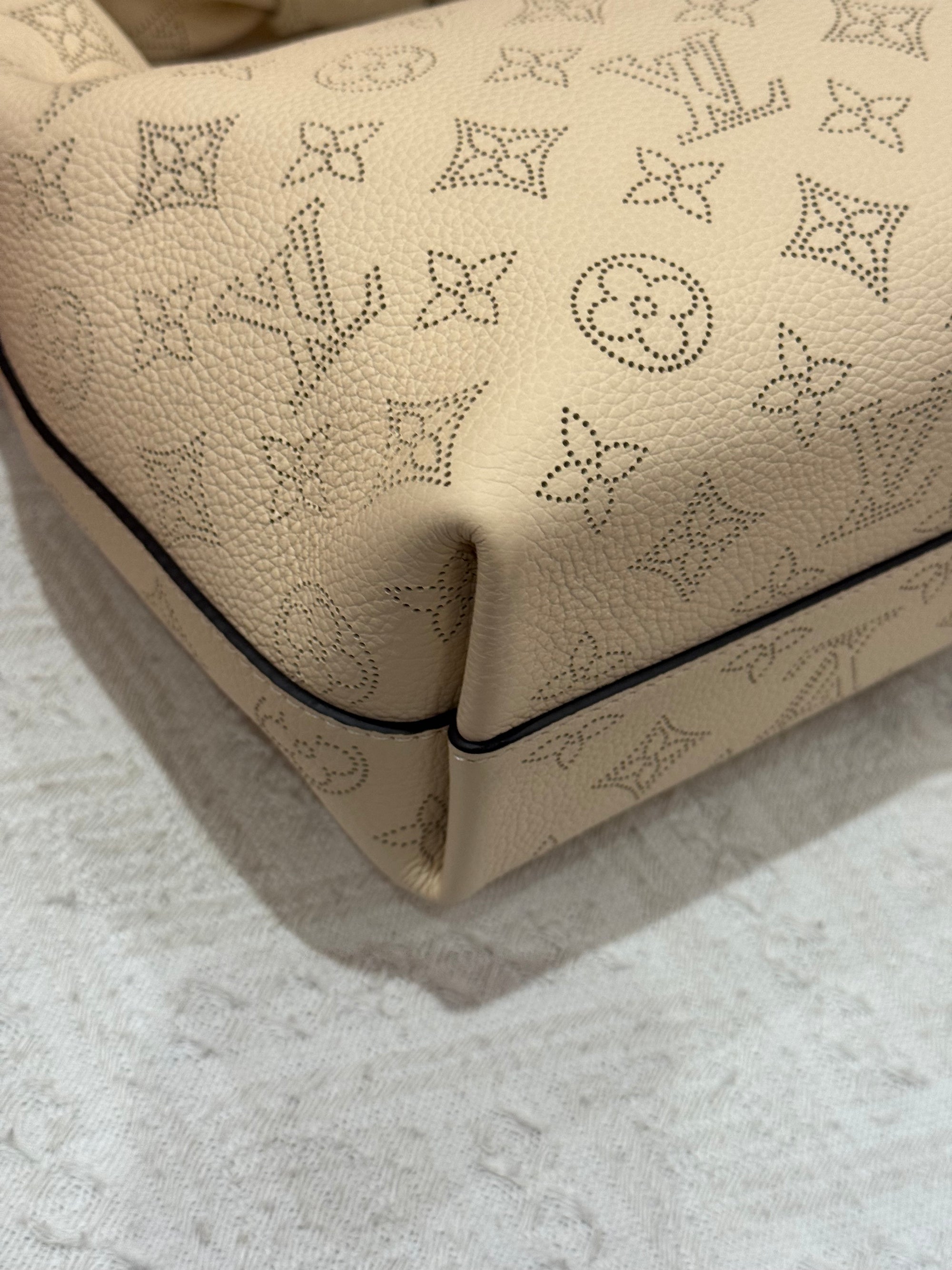 Louis Vuitton Why Knot Mahina