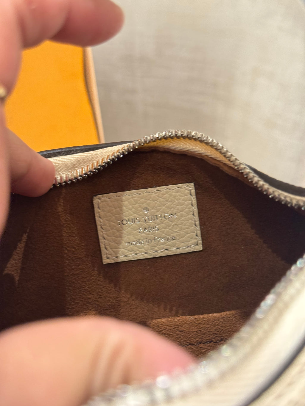 Louis Vuitton Why Knot Mahina