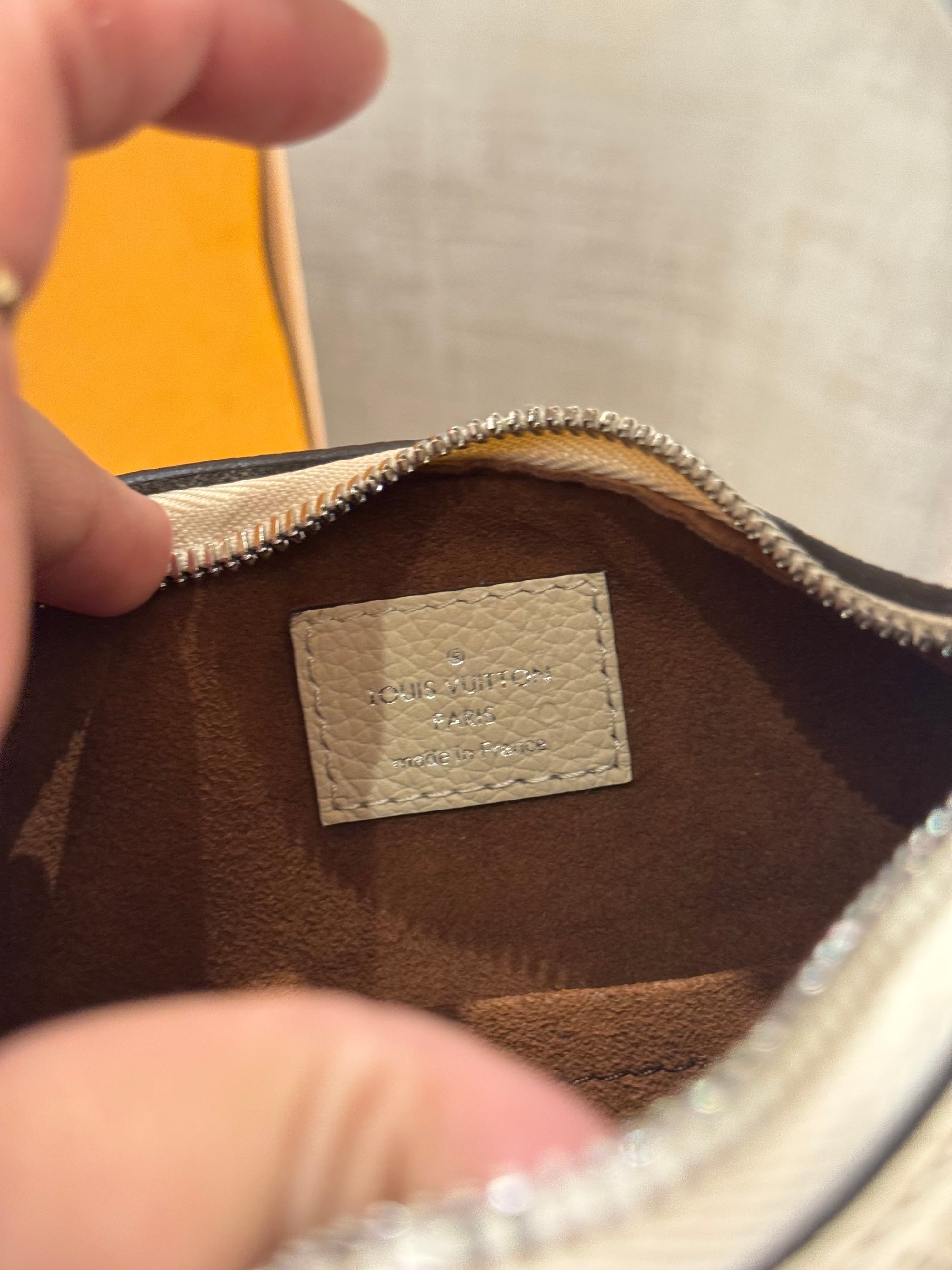 Louis Vuitton Why Knot Mahina