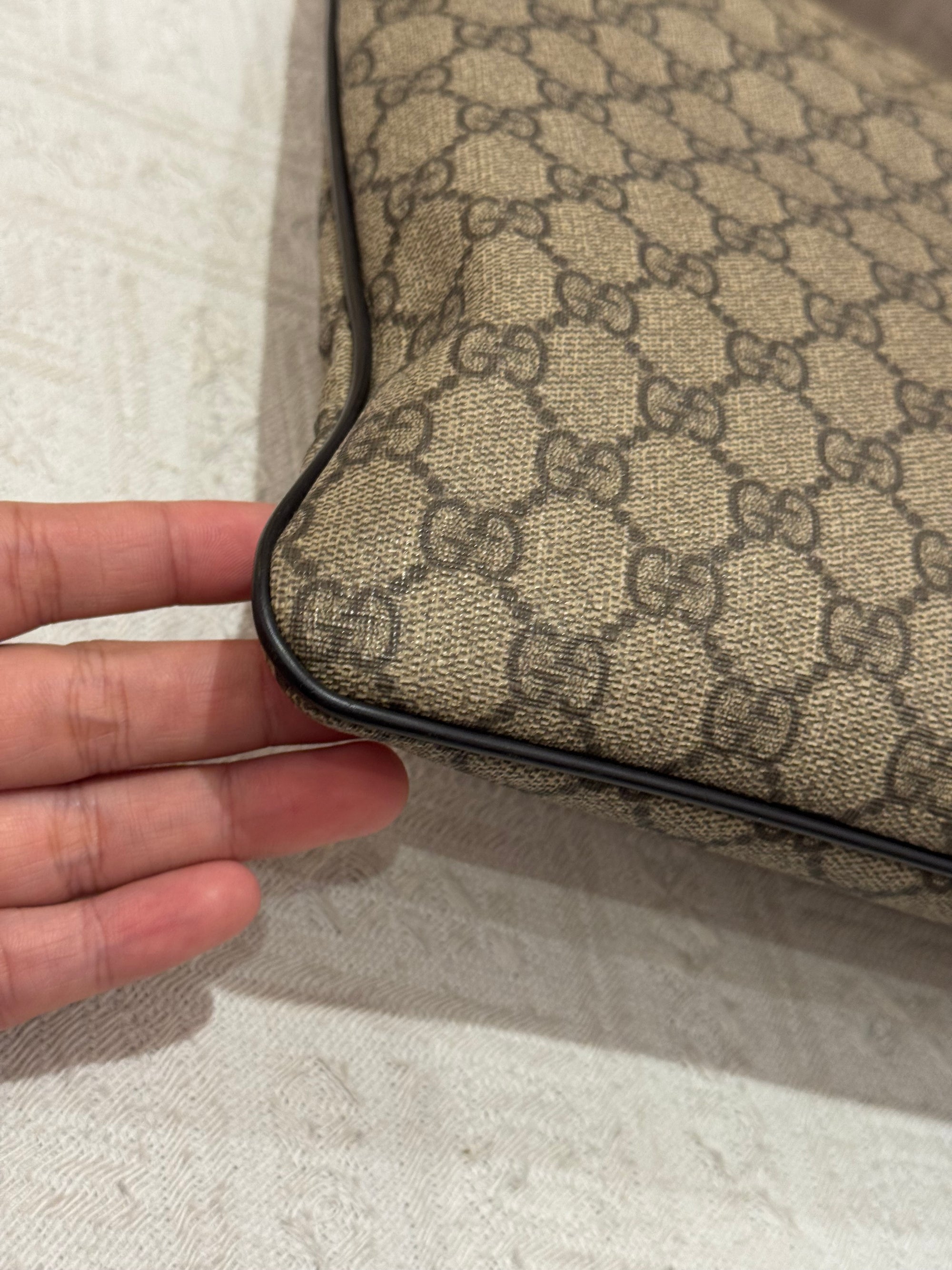 Gucci Mesenger Monogram