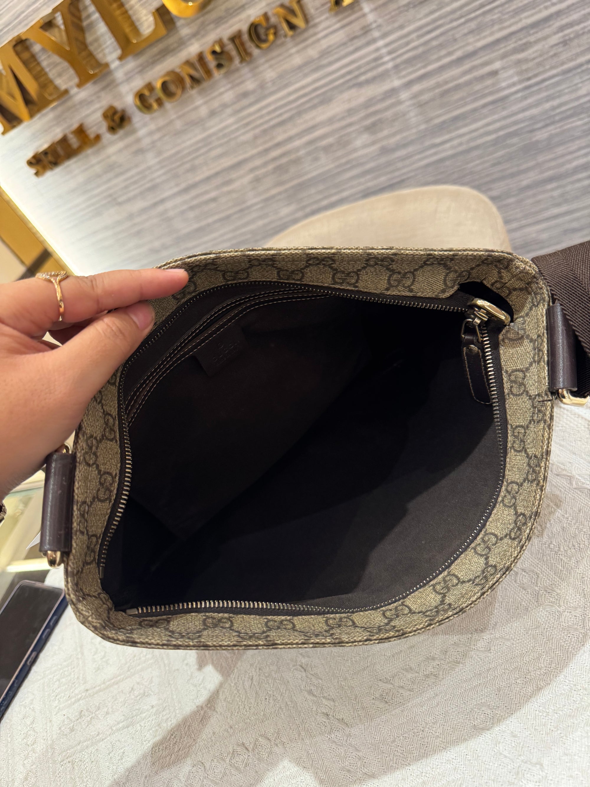 Gucci Mesenger Monogram