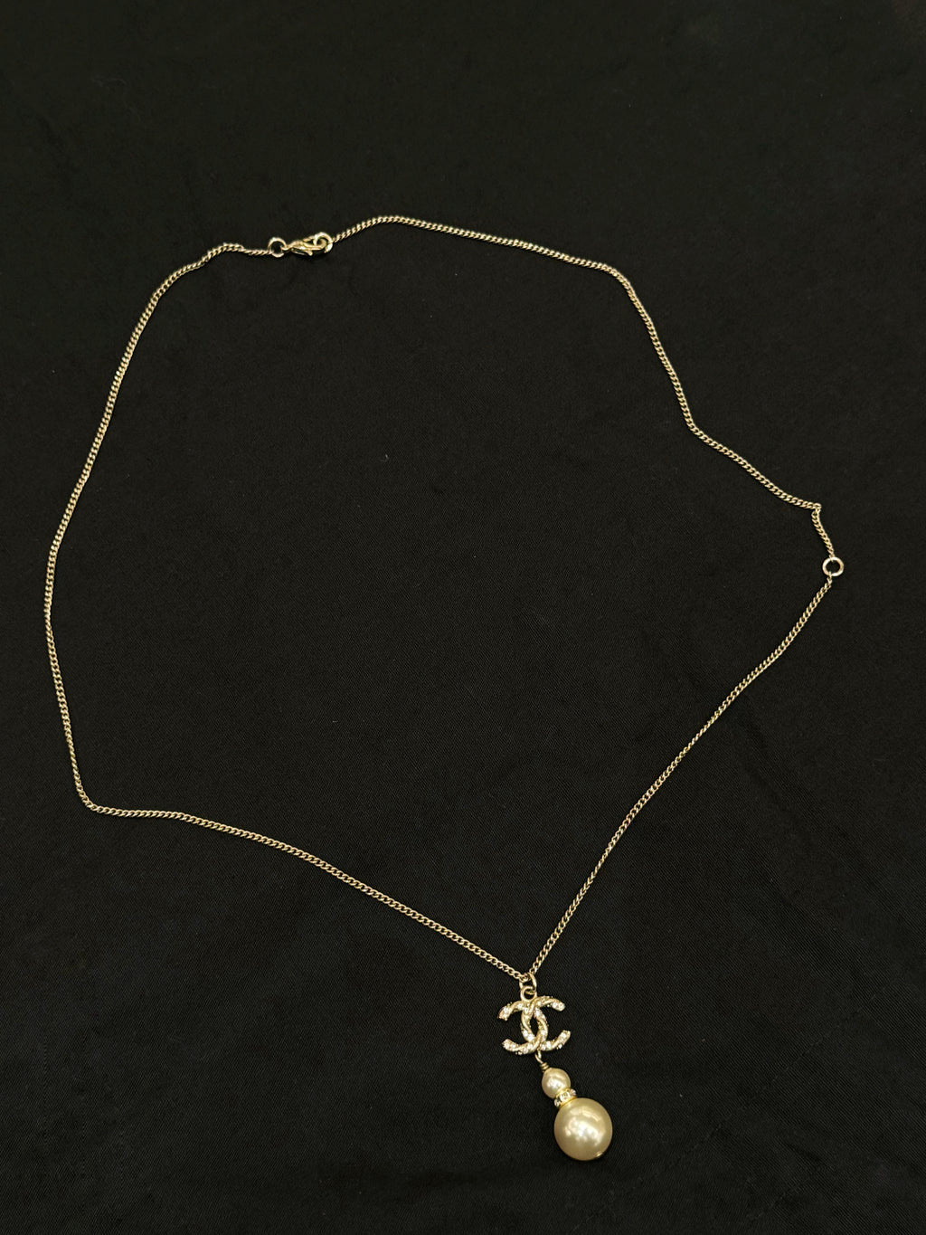 Chanel Necklace Logo Pearl