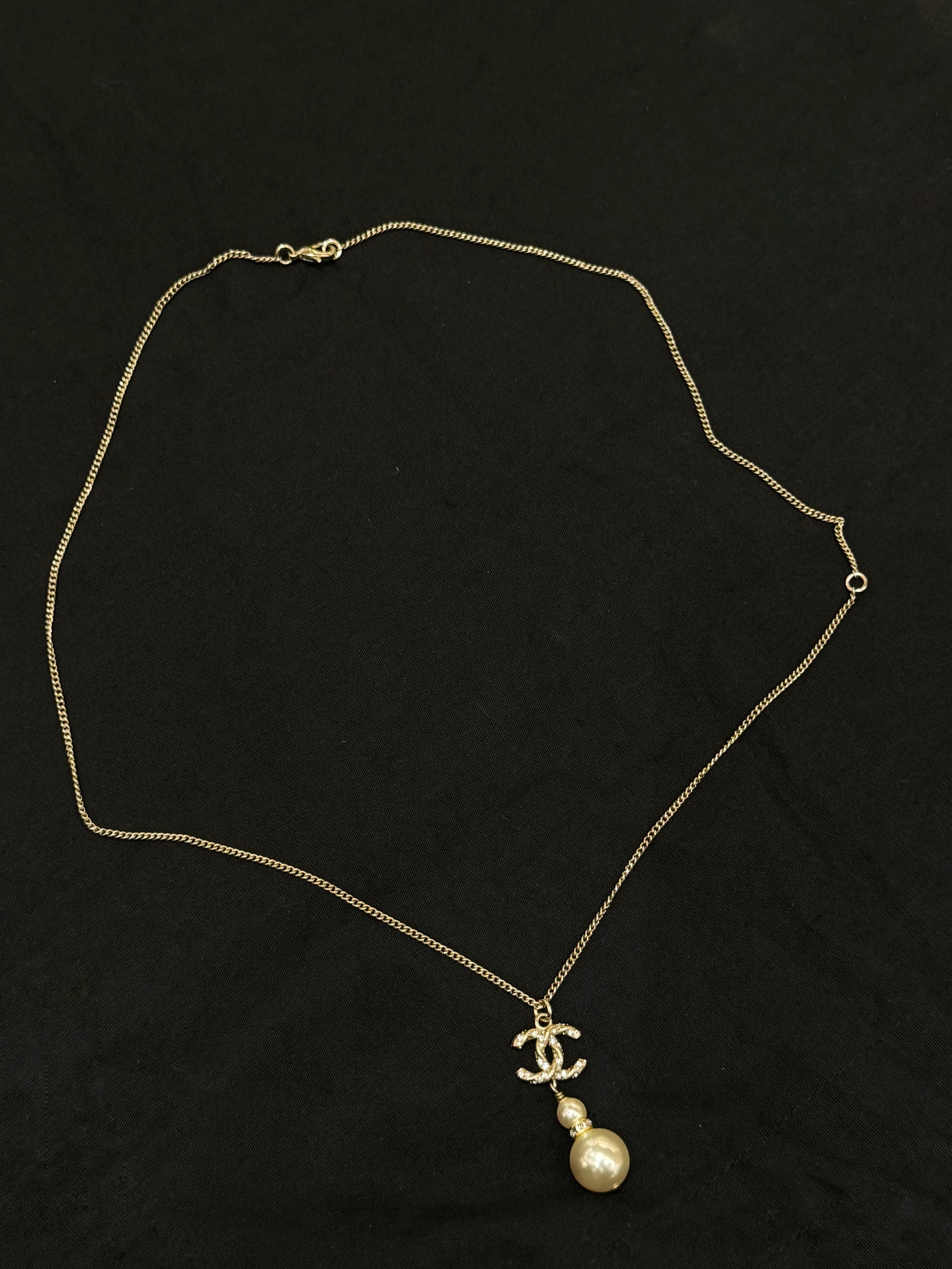 Chanel Necklace Logo Pearl