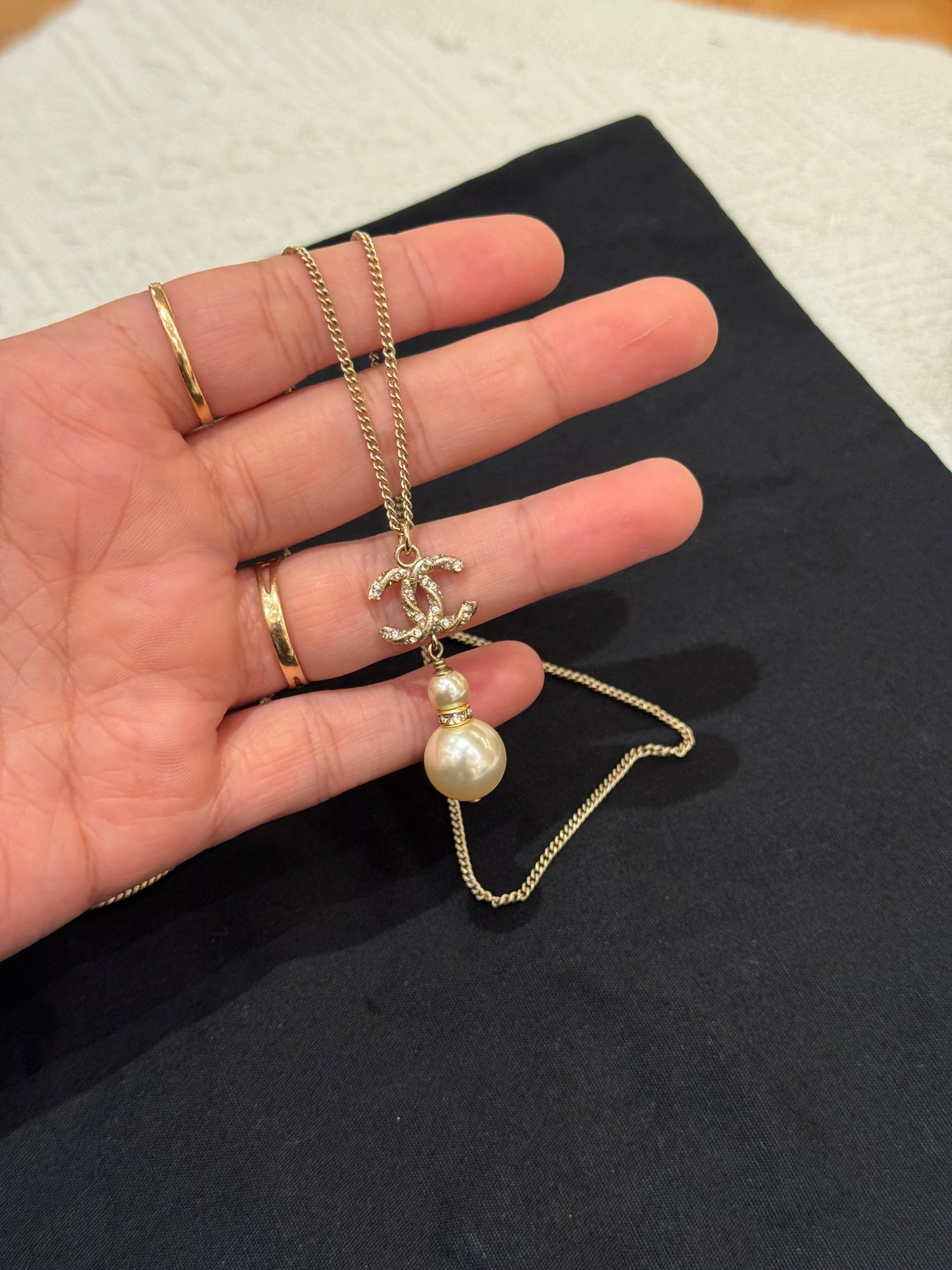 Chanel Necklace Logo Pearl