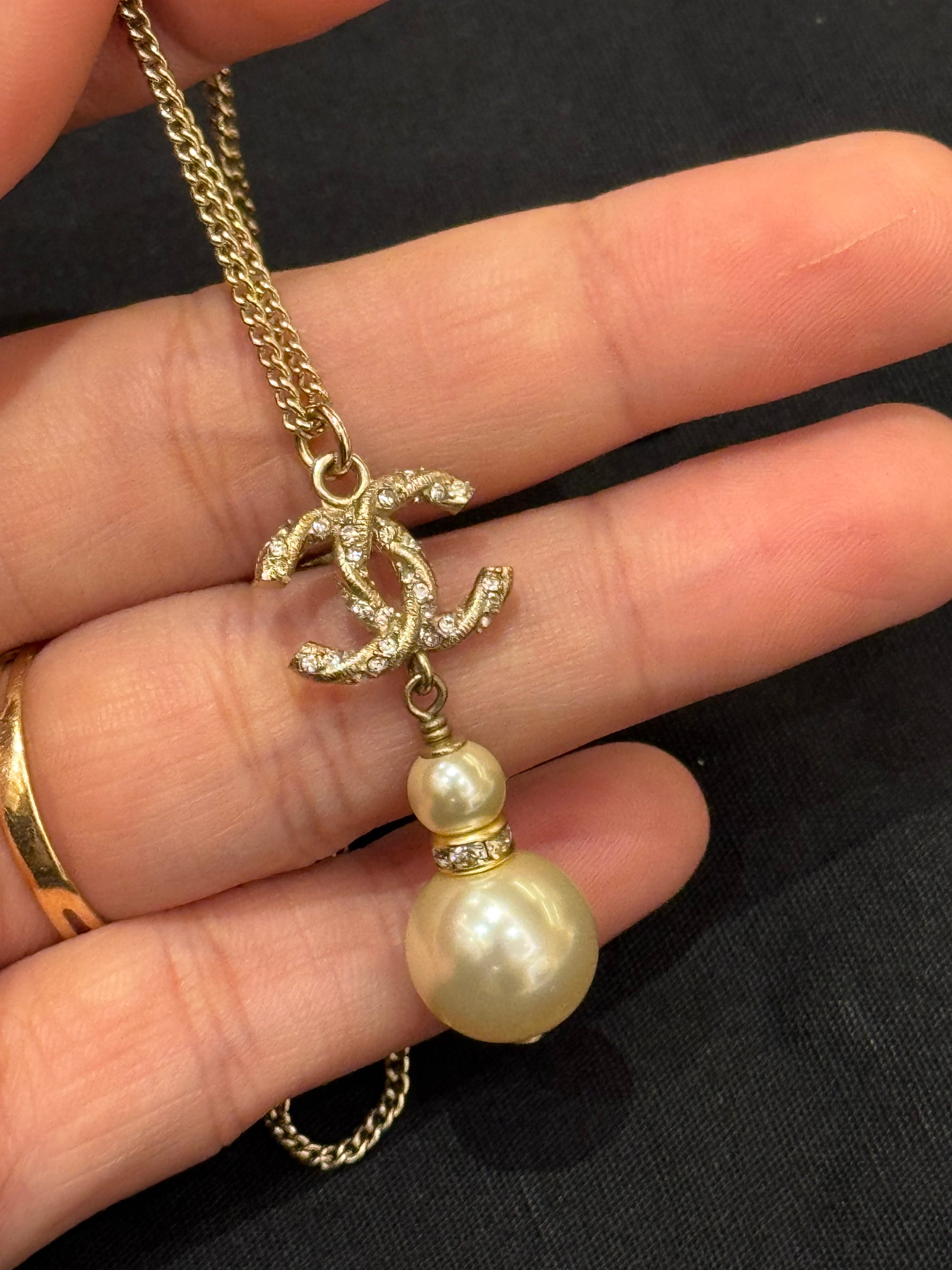 Chanel Necklace Logo Pearl