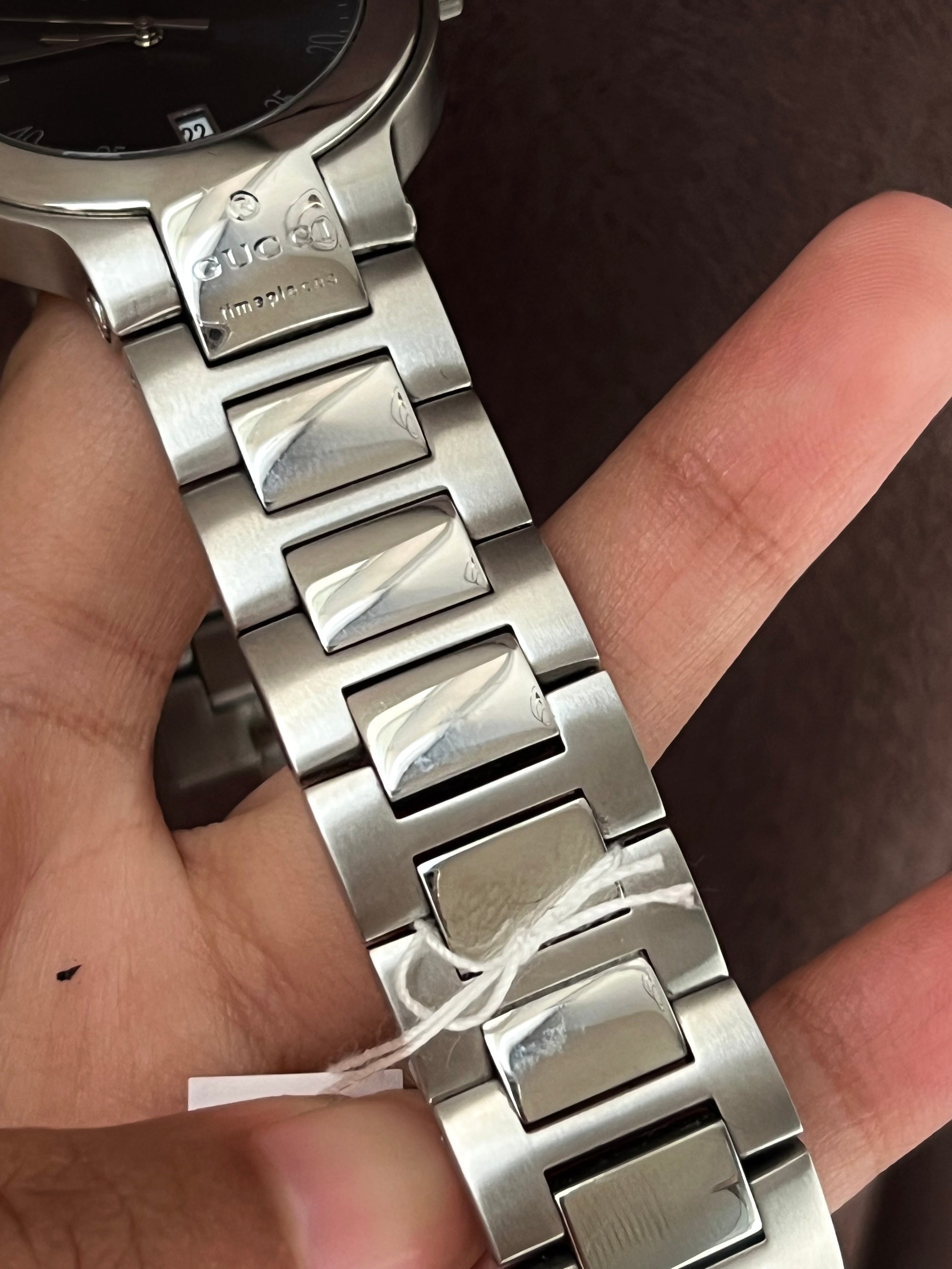 Gucci Large Silver With Dark Silver Dial