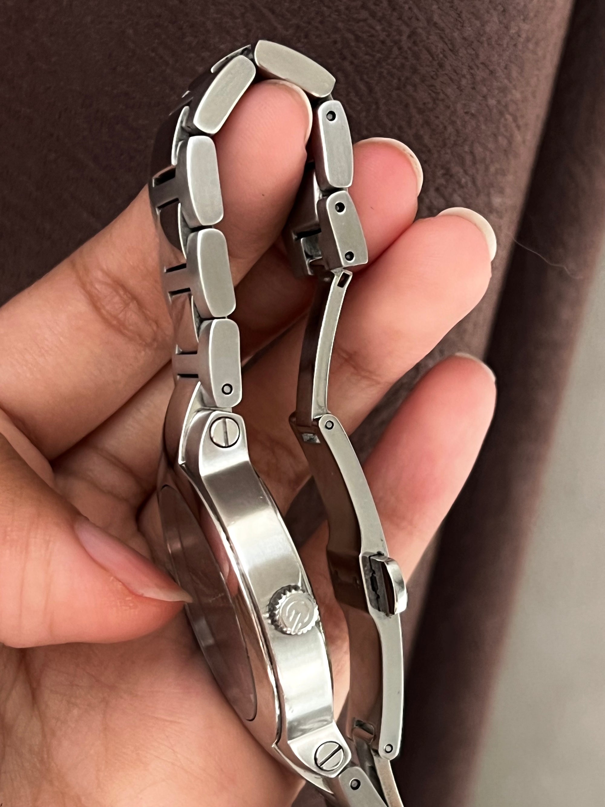 Gucci Large Silver With Dark Silver Dial