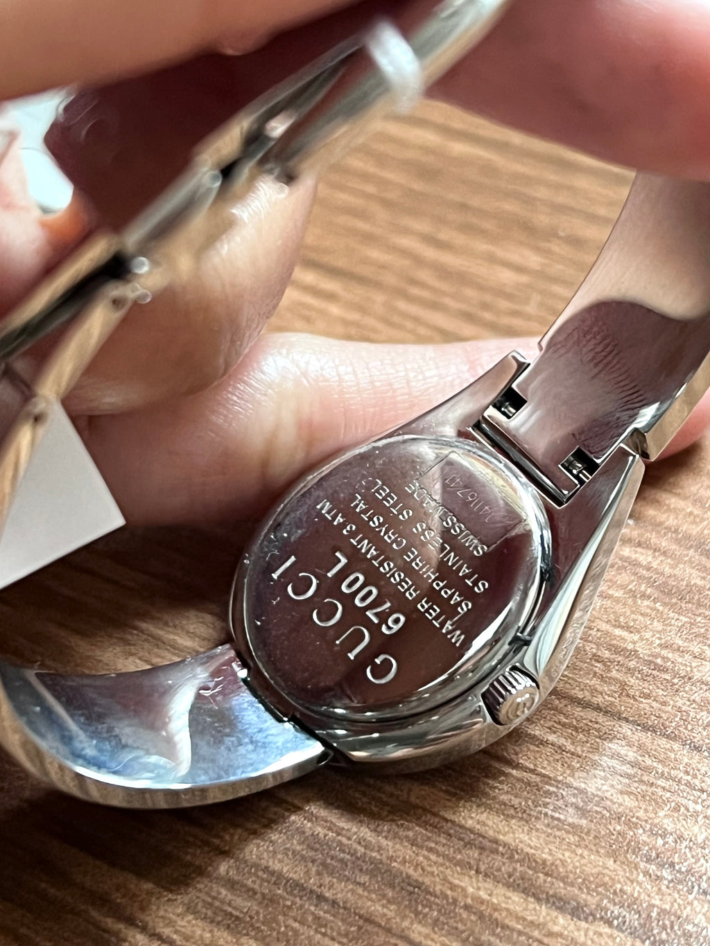 Gucci Bangle Silver MOP gg Dial