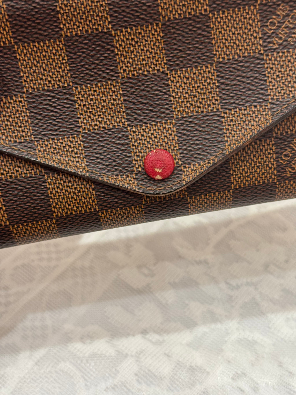 Louis Vuitton Josephine Wallet Damier