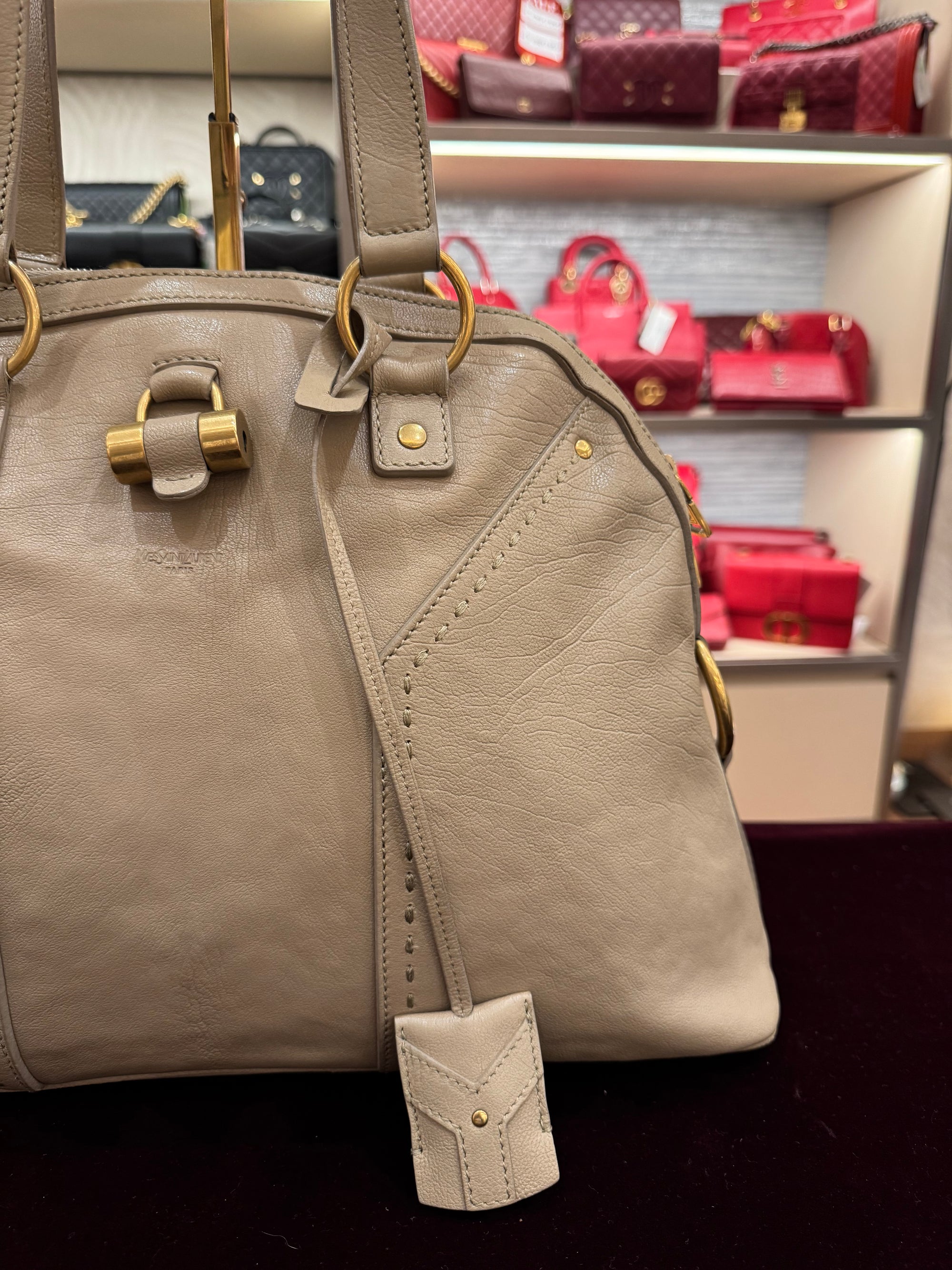 Yves Saint Laurent Muse Shoulder