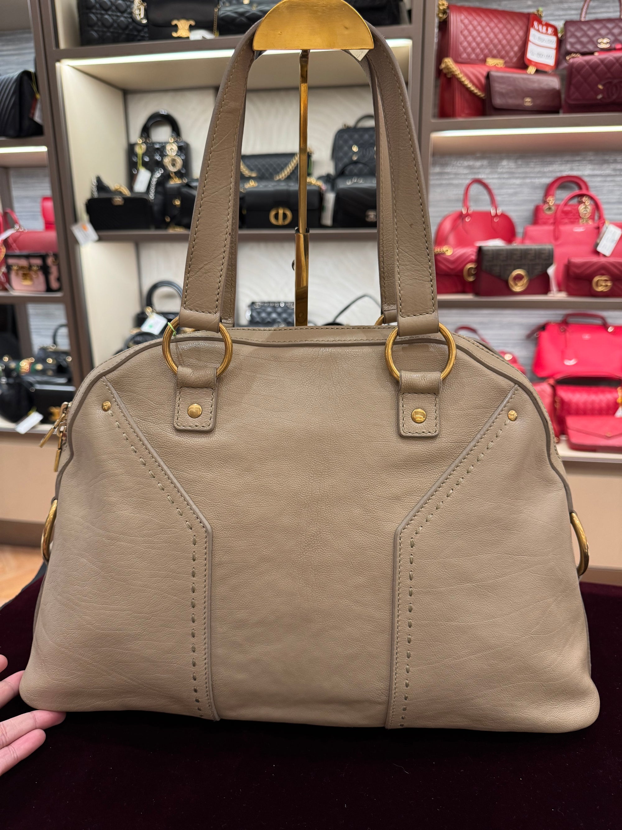 Yves Saint Laurent Muse Shoulder