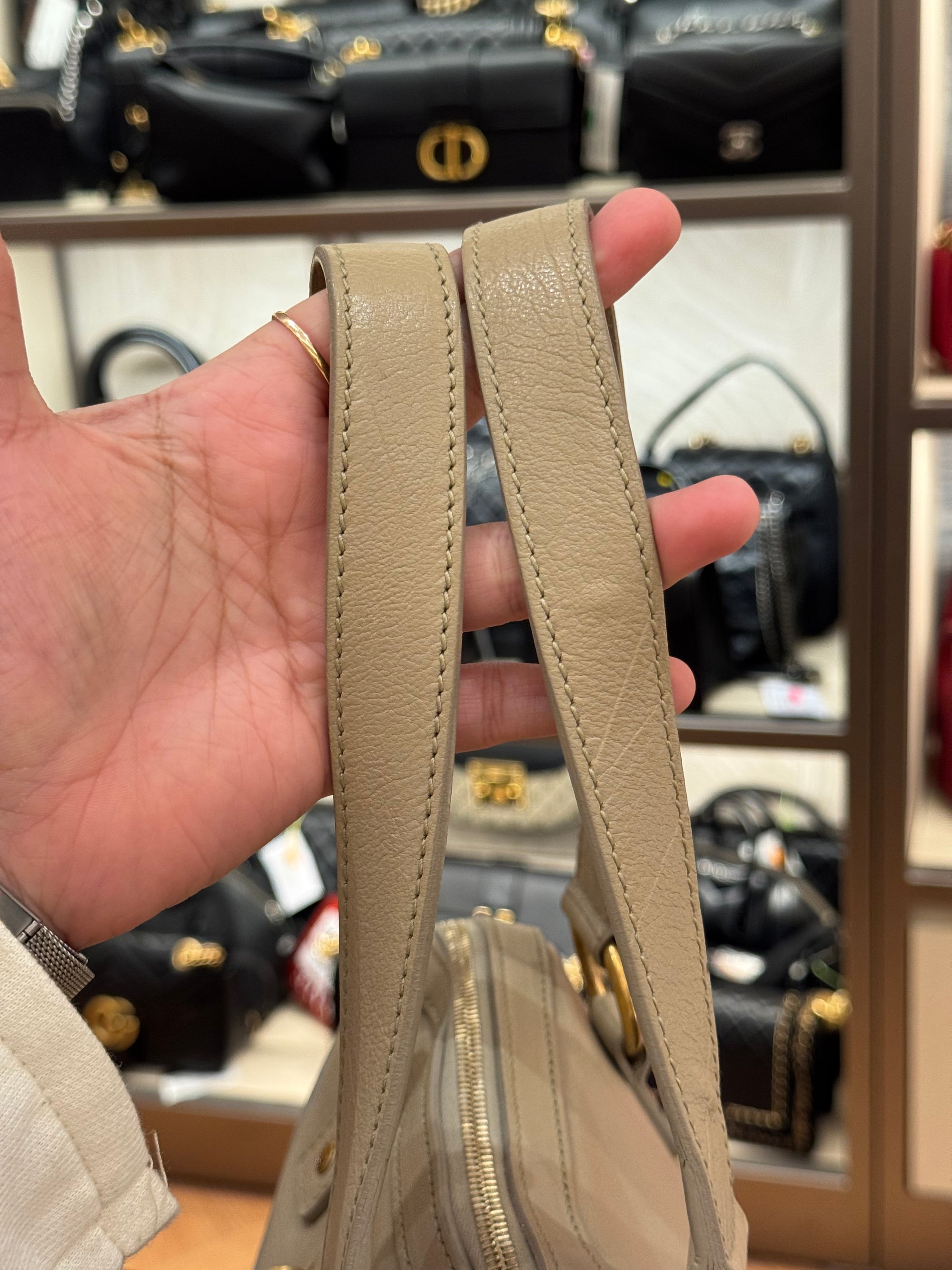 Yves Saint Laurent Muse Shoulder