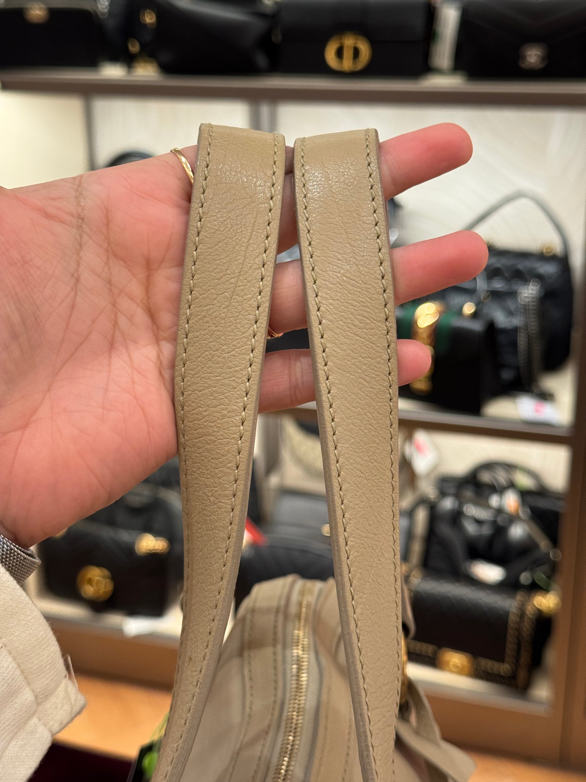 Yves Saint Laurent Muse Shoulder