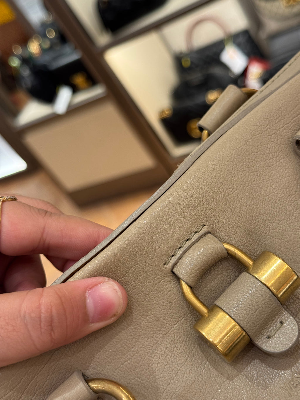 Yves Saint Laurent Muse Shoulder