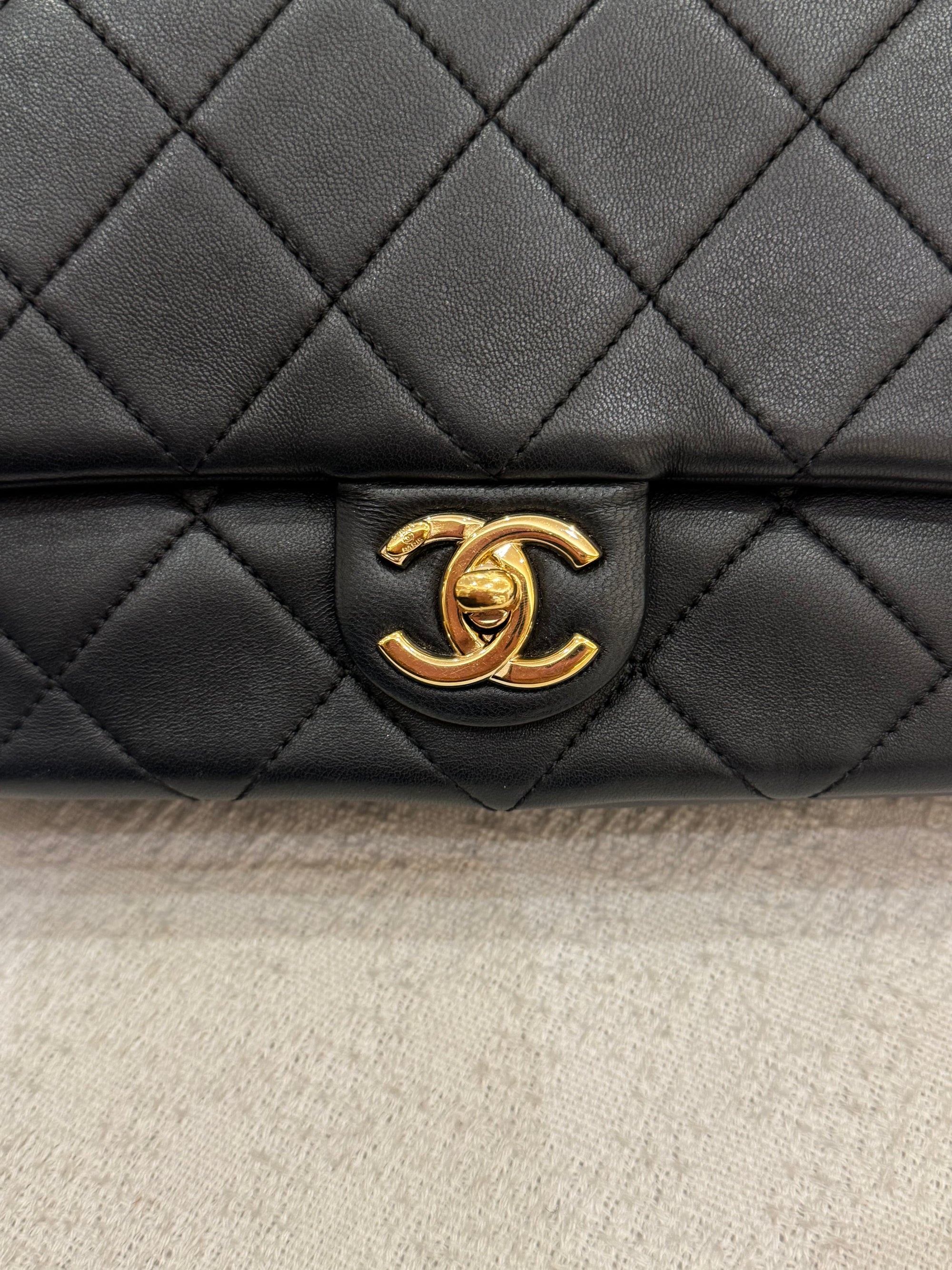 Chanel Resin Flap Chain Black