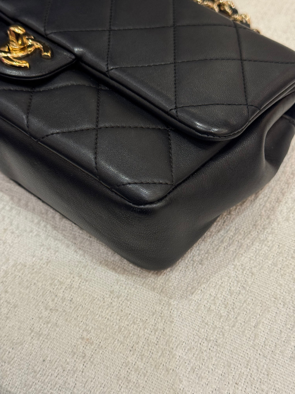 Chanel Resin Flap Chain Black