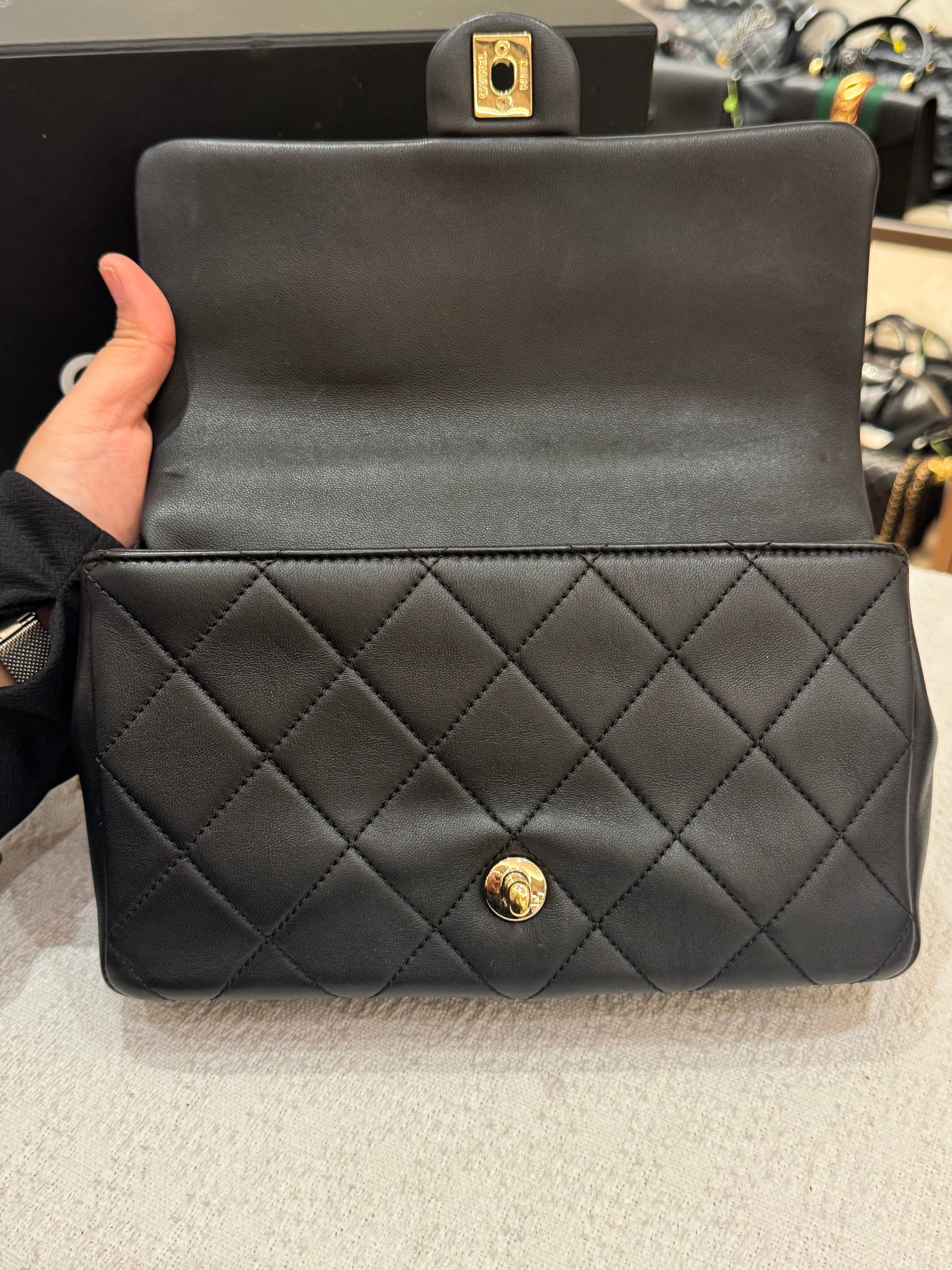 Chanel Resin Flap Chain Black