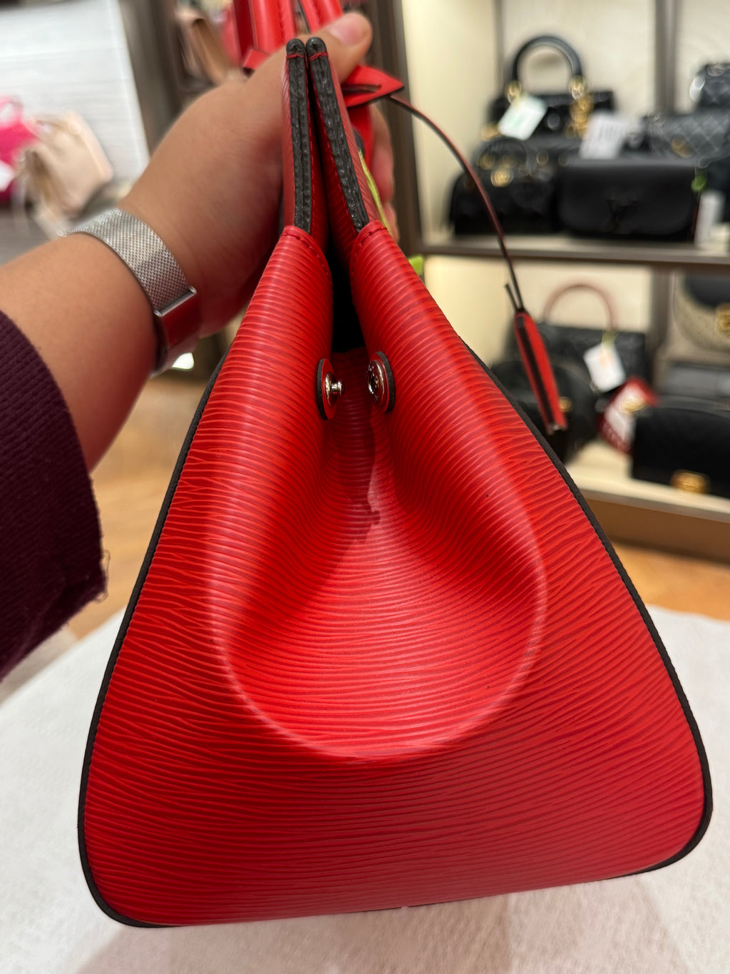 Louis Vuitton Marly MM Epi Coquelicot