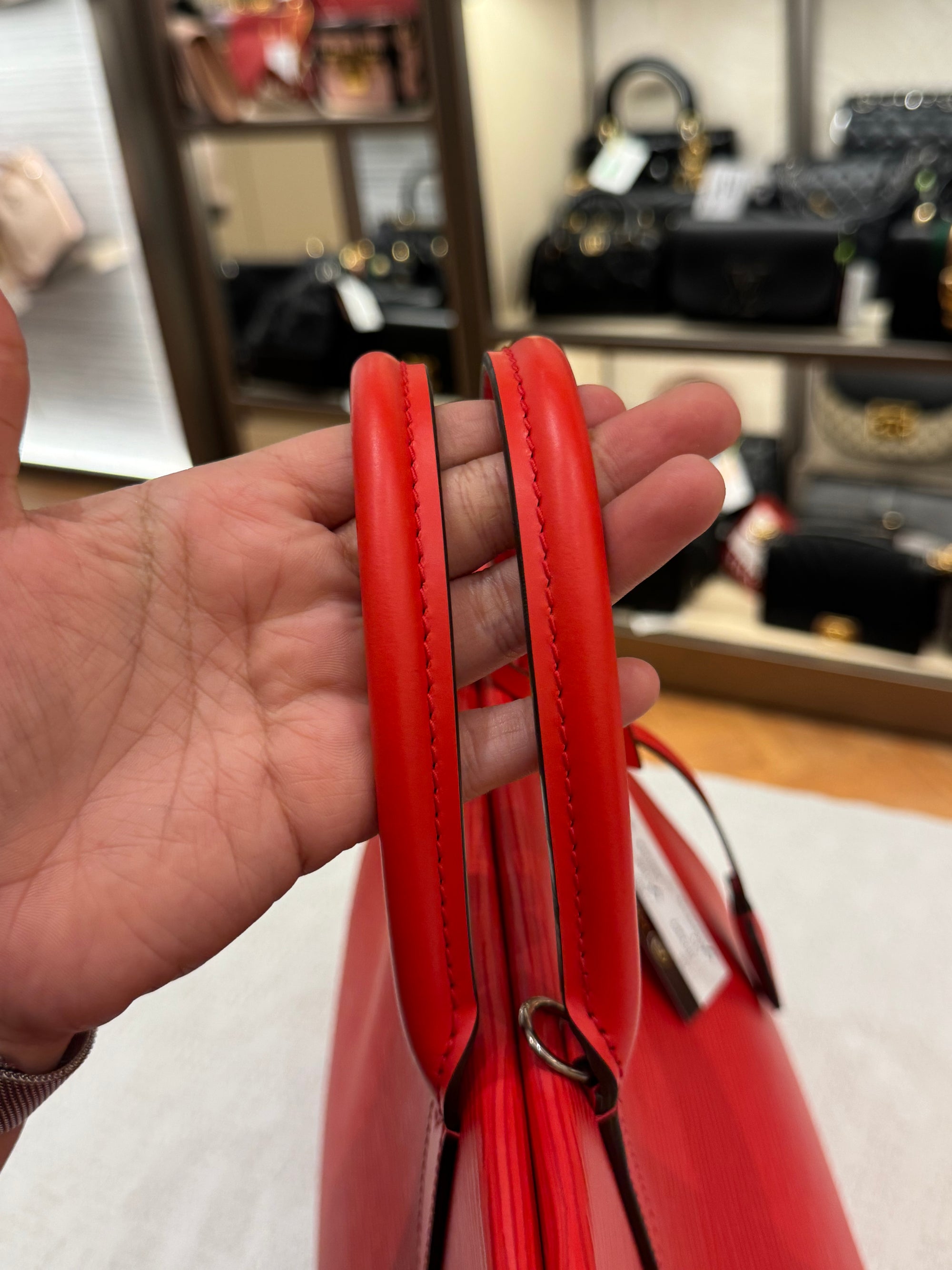 Louis Vuitton Marly MM Epi Coquelicot