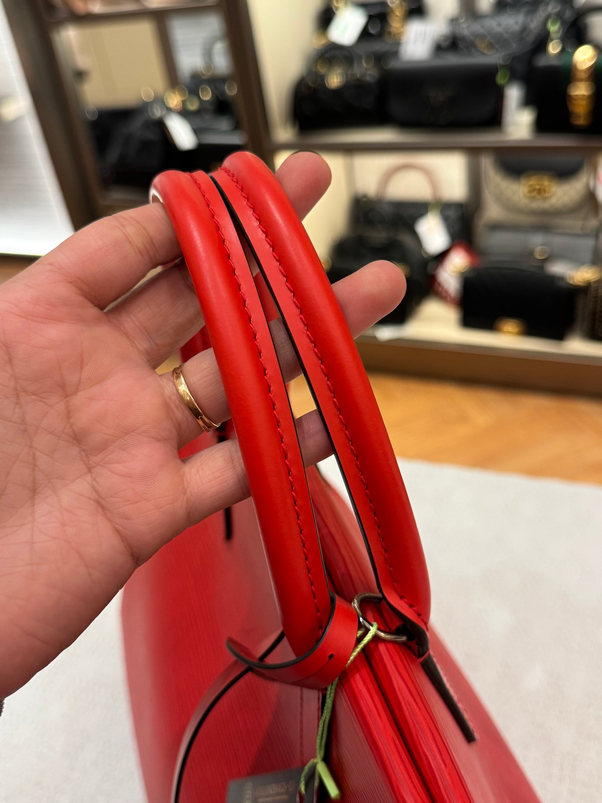 Louis Vuitton Marly MM Epi Coquelicot