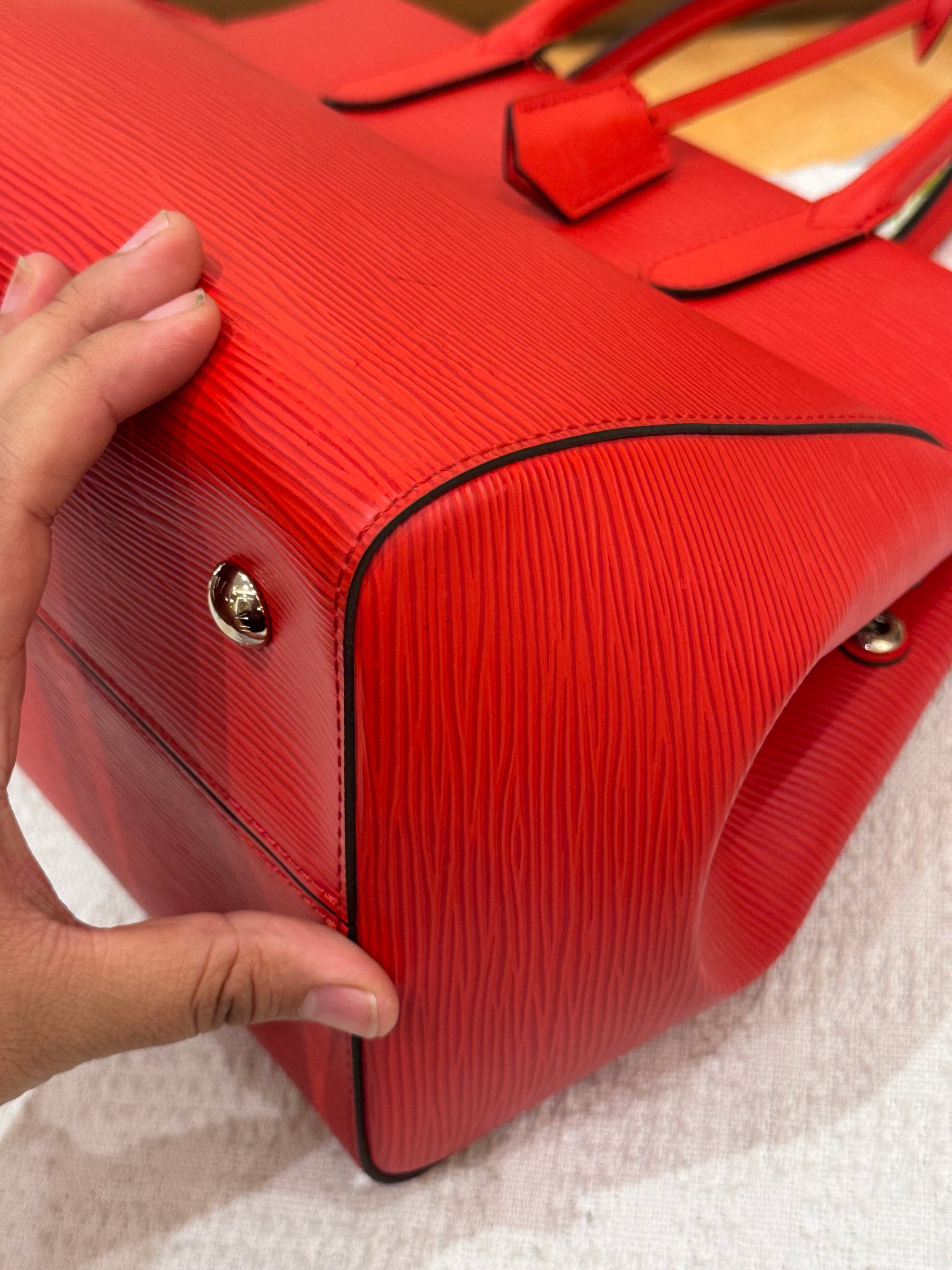 Louis Vuitton Marly MM Epi Coquelicot